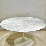 Knoll Saarinen Tulip Table 137cm in marble