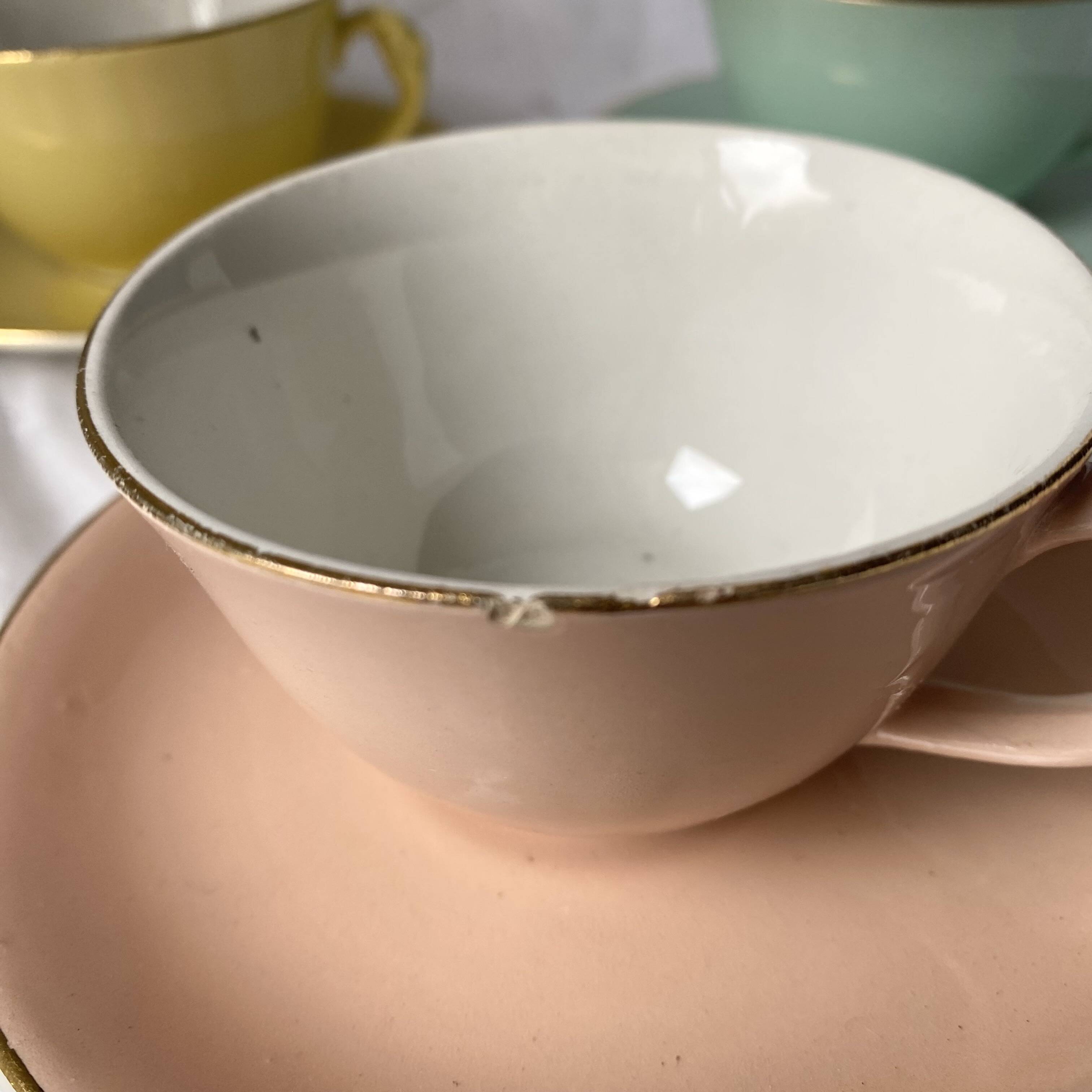Mugs Moulin des Loups pastel colour 1960s