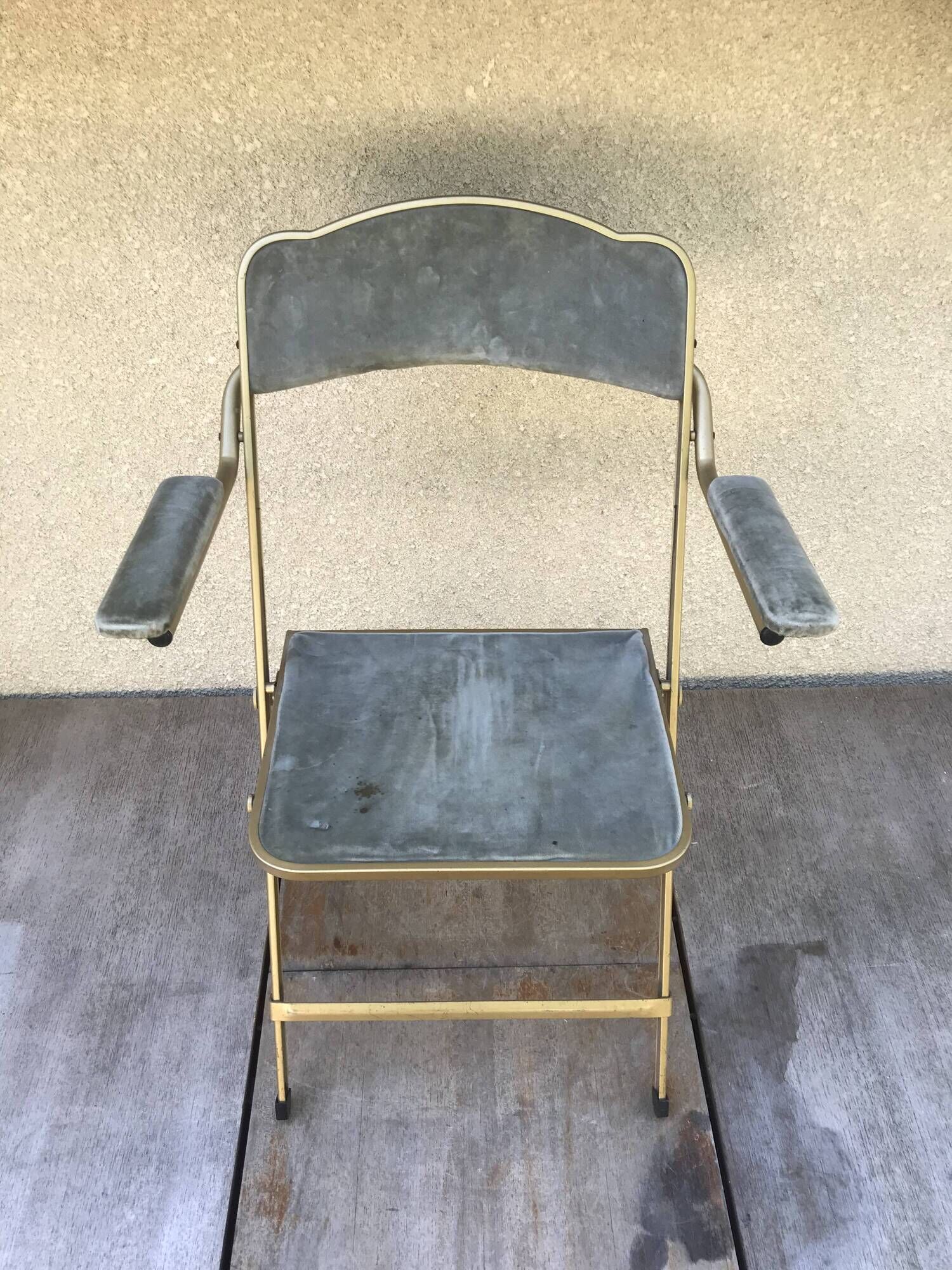 Former Lafuma gold metal folding chair