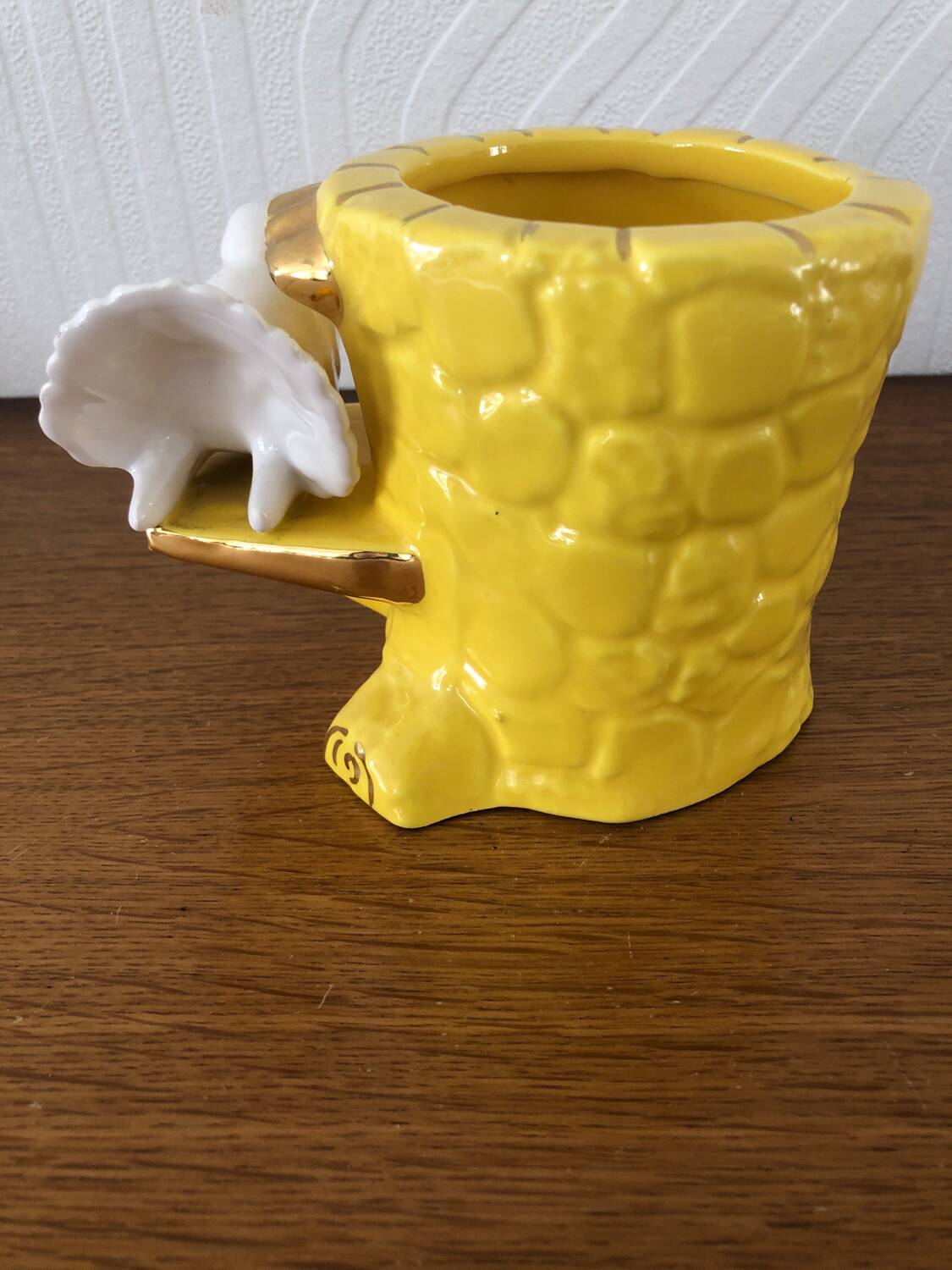 Vintage yellow plant pot with Vallauris bird 1960