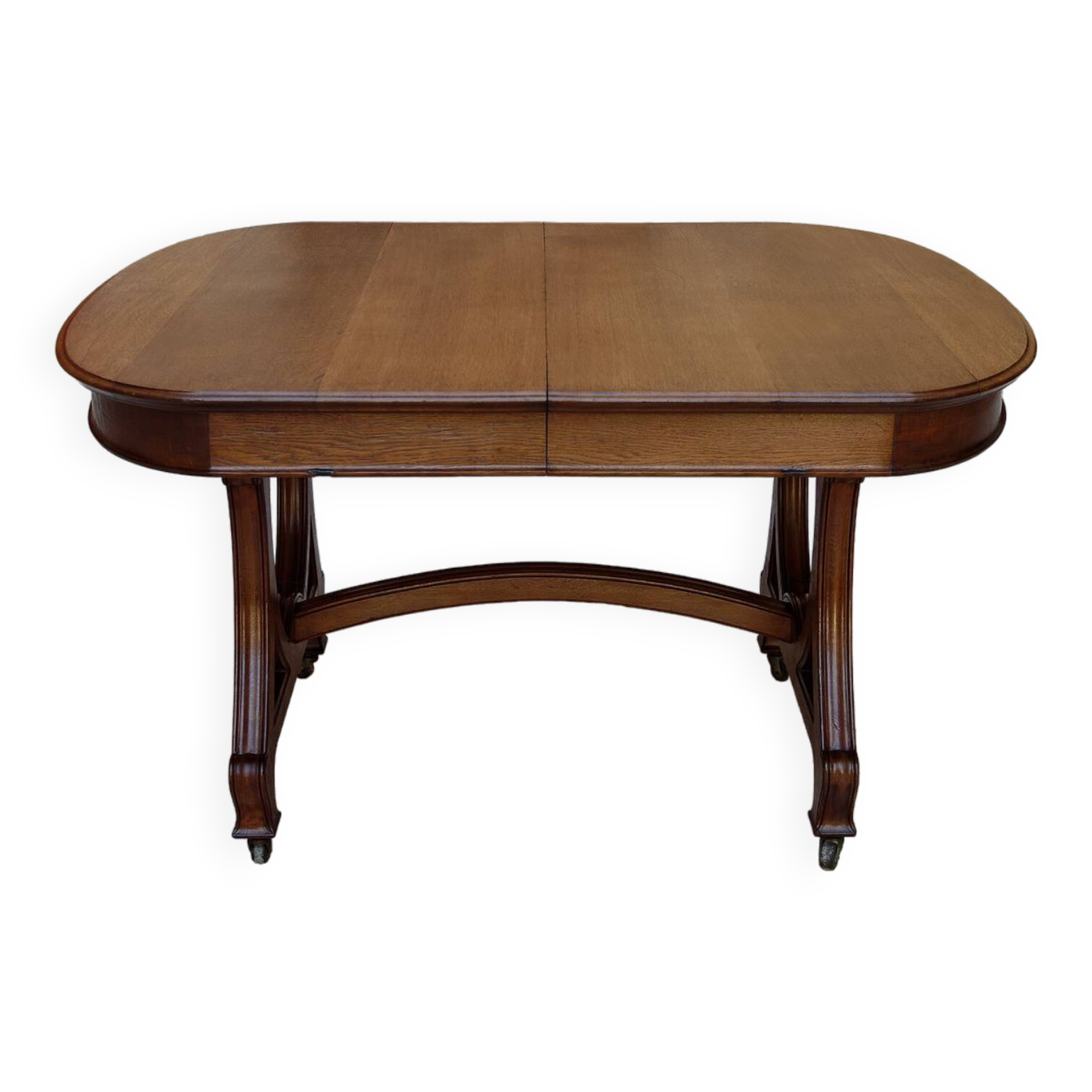 Dining room table by Maison Krieger, Art Nouveau, circa 1900, in solid oak