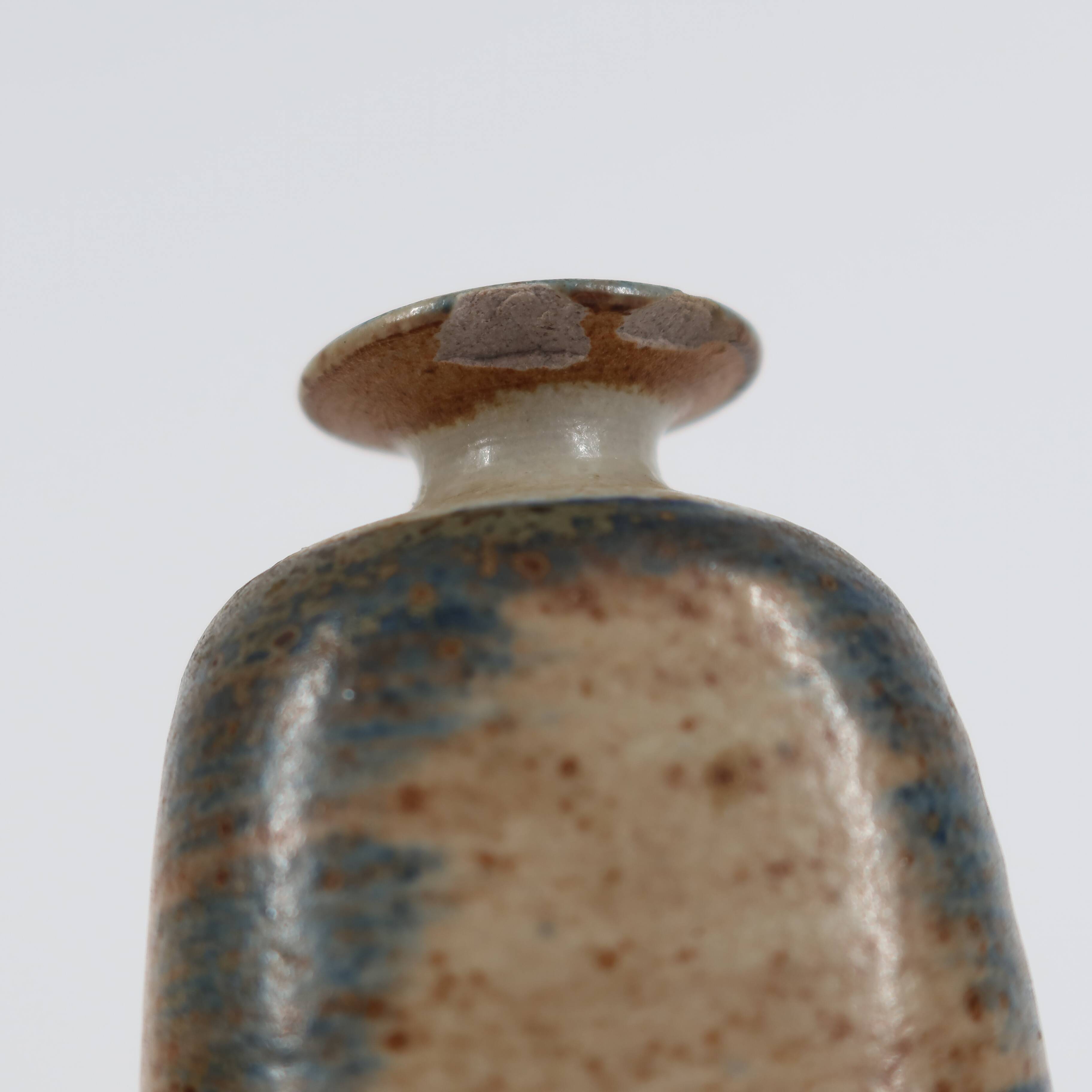 Handcrafted stoneware vase – Unique piece