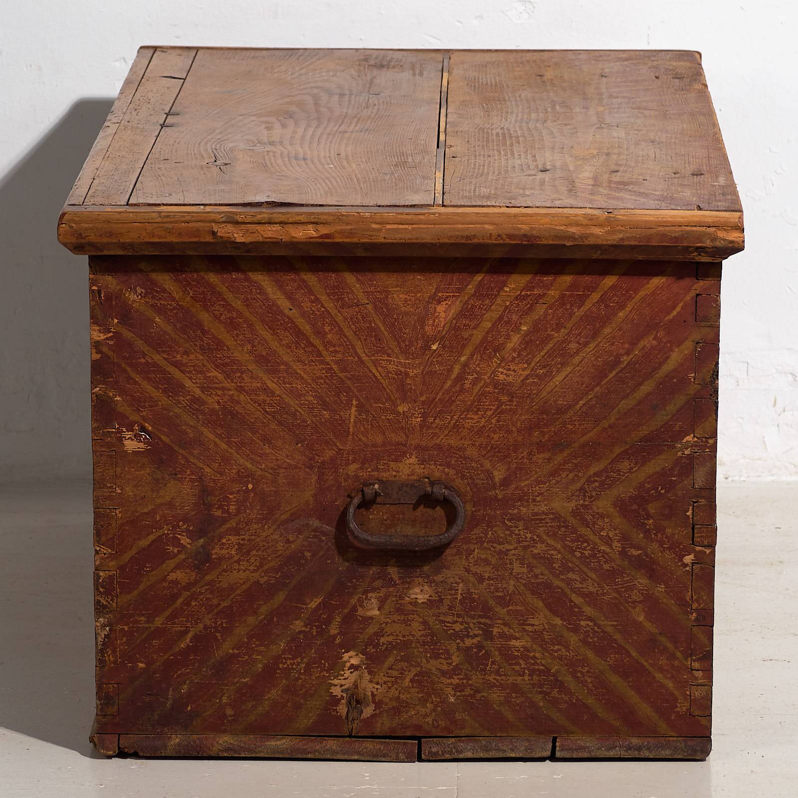 Antique floral storage trunk (c.1865)