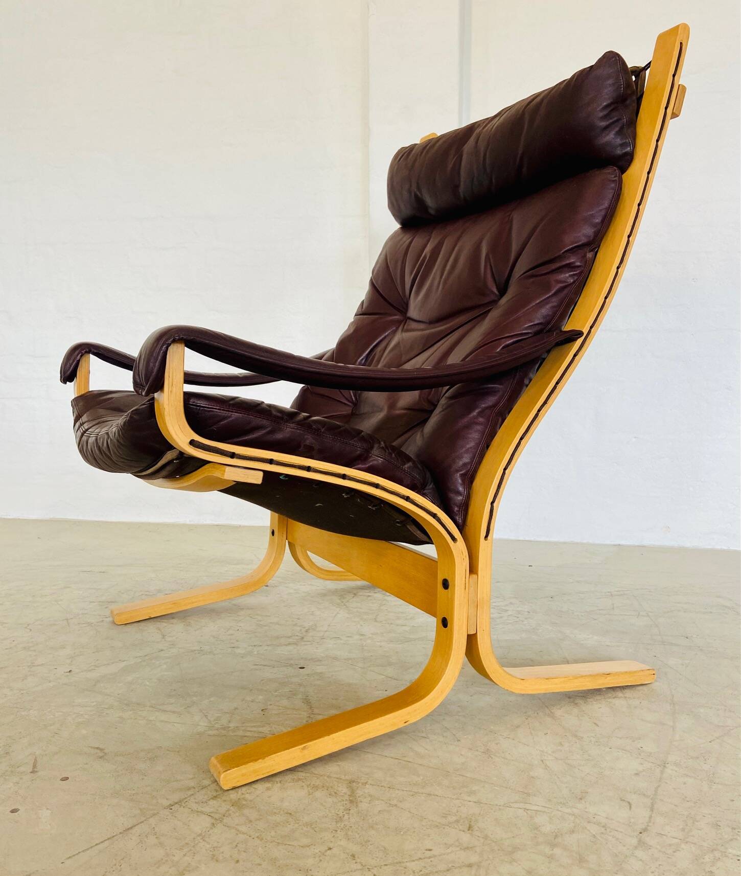 Vintage mid-century scandinavian brown leather lounge chair by ingmar relli