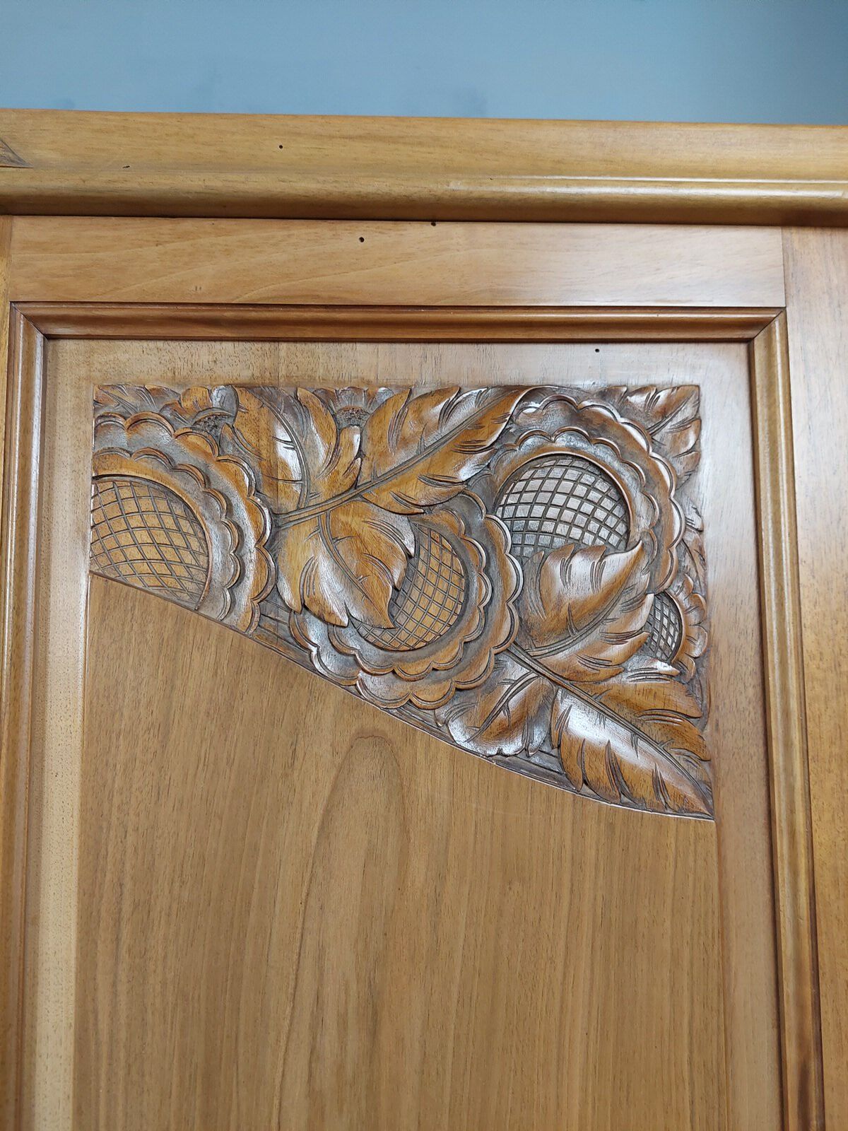 Armoire de style Art Déco en noyer