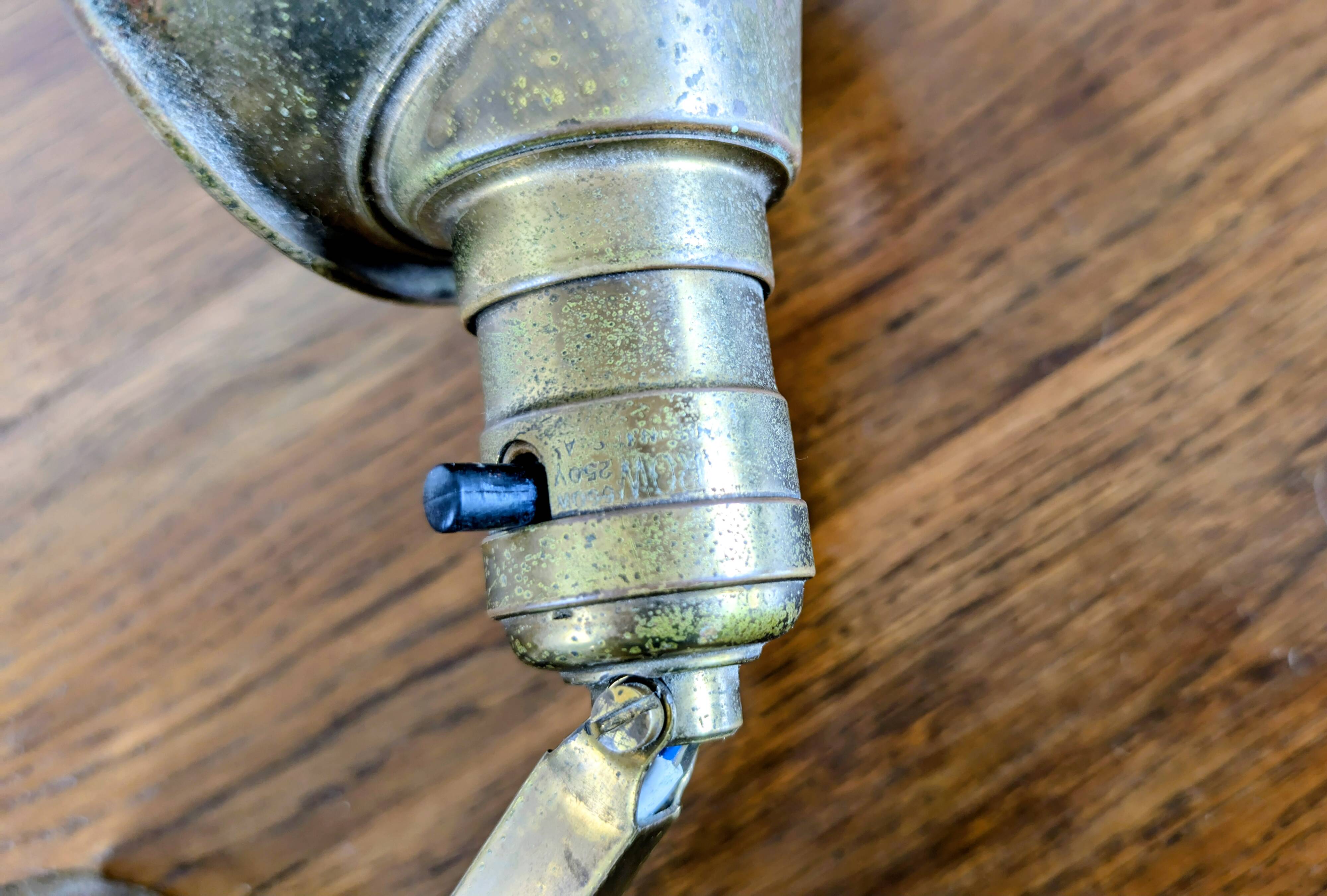 Lampe Adjusto-Lite à pince – métal doré & style industriel