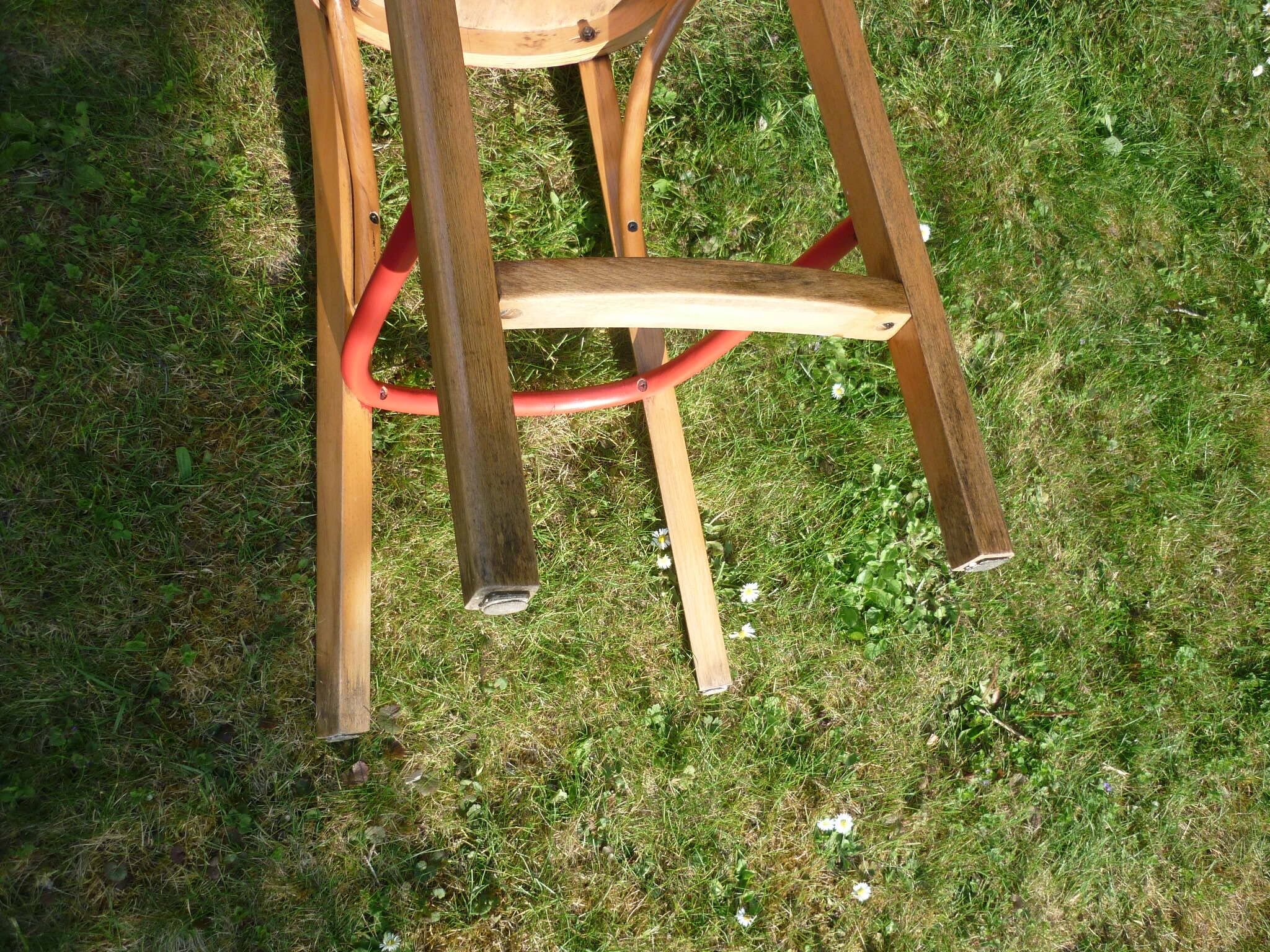 High bistro chair in natural and red wood