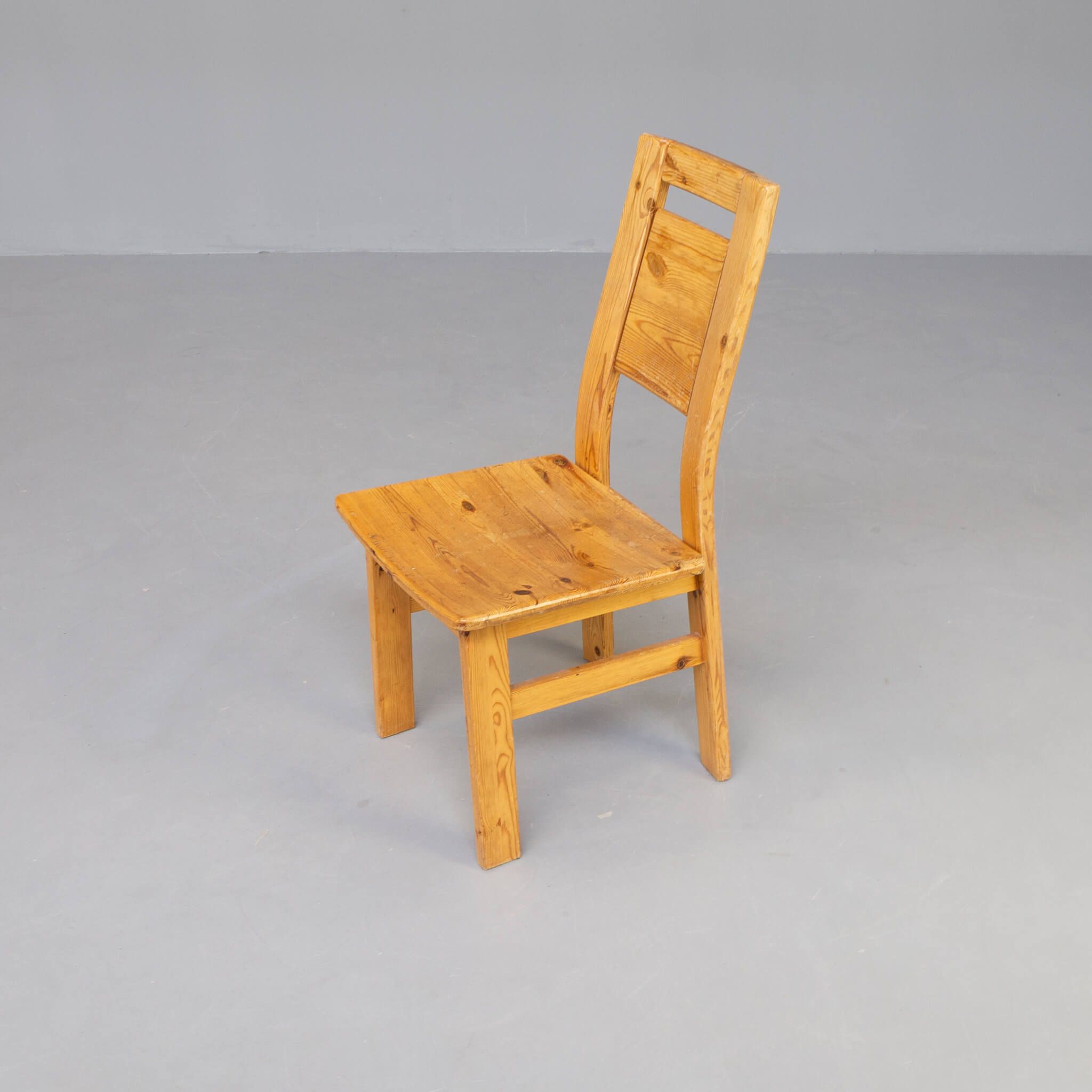 Ensemble de chaises de salle à manger en bois de pin des années 70 / 4