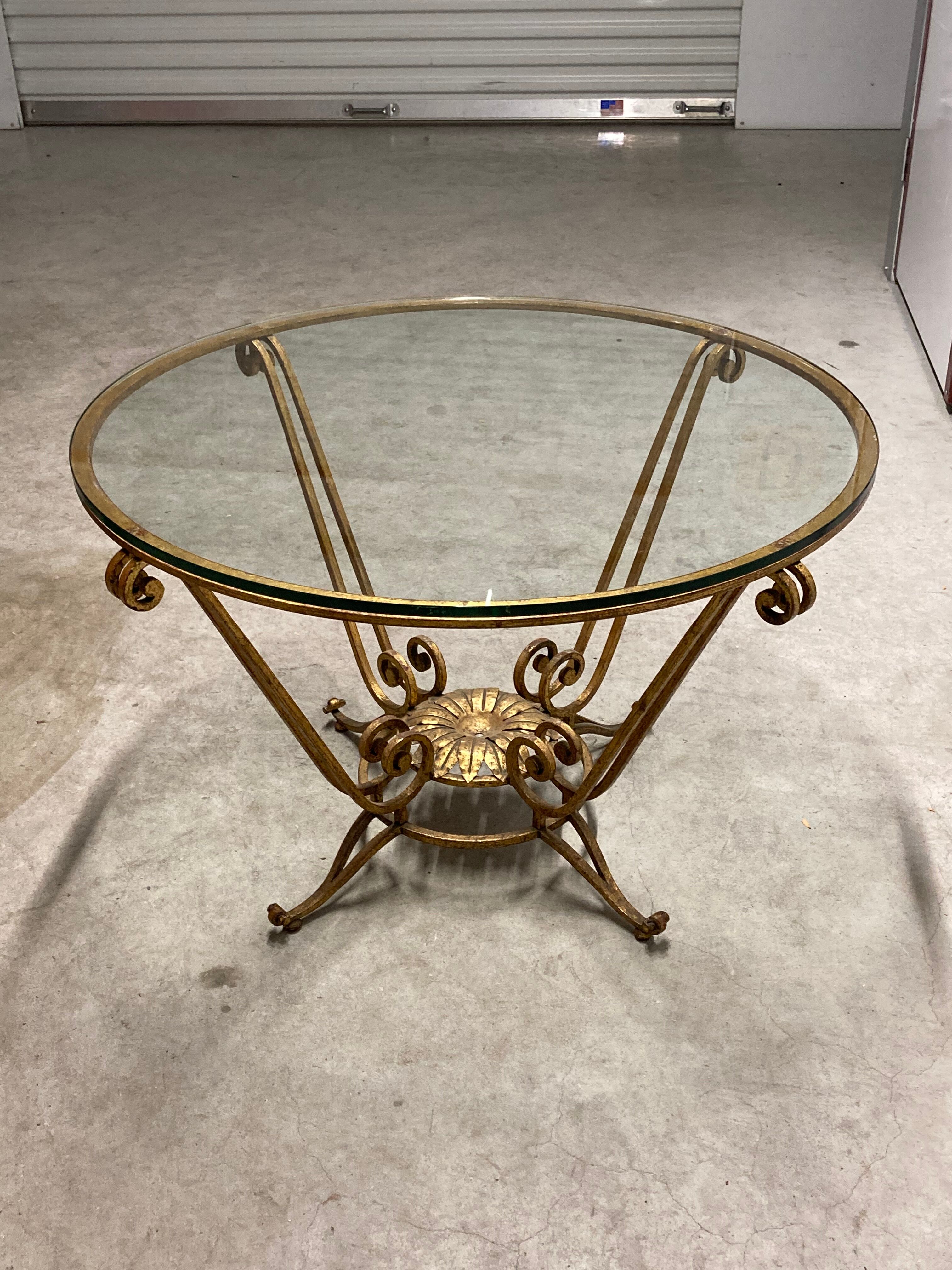 Table basse dorée en fer forgé Italie années 1940
