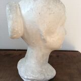 Platre jeune femme au chignon