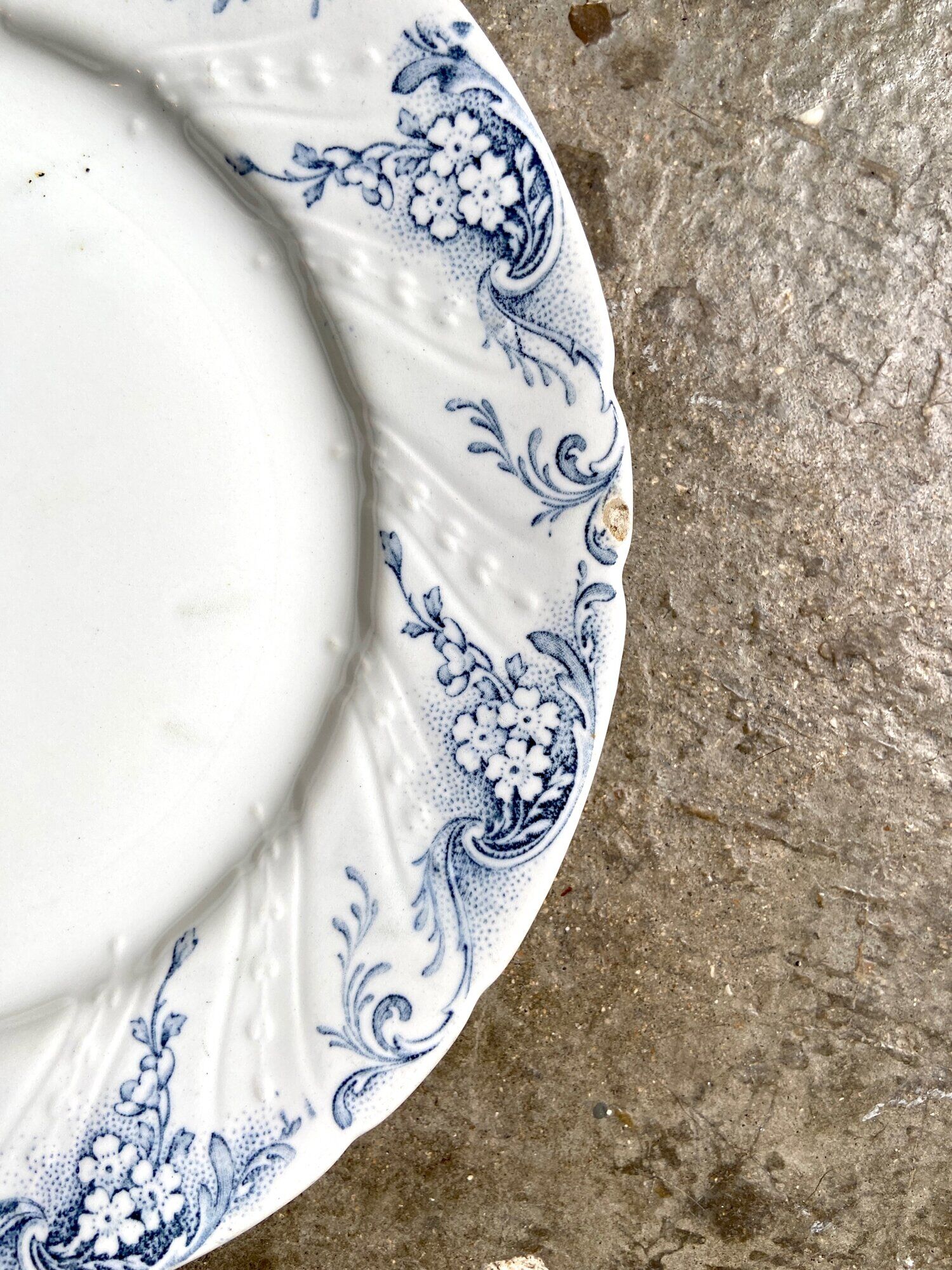 Assiette plate Luneville en terre de fer service "Henriette"