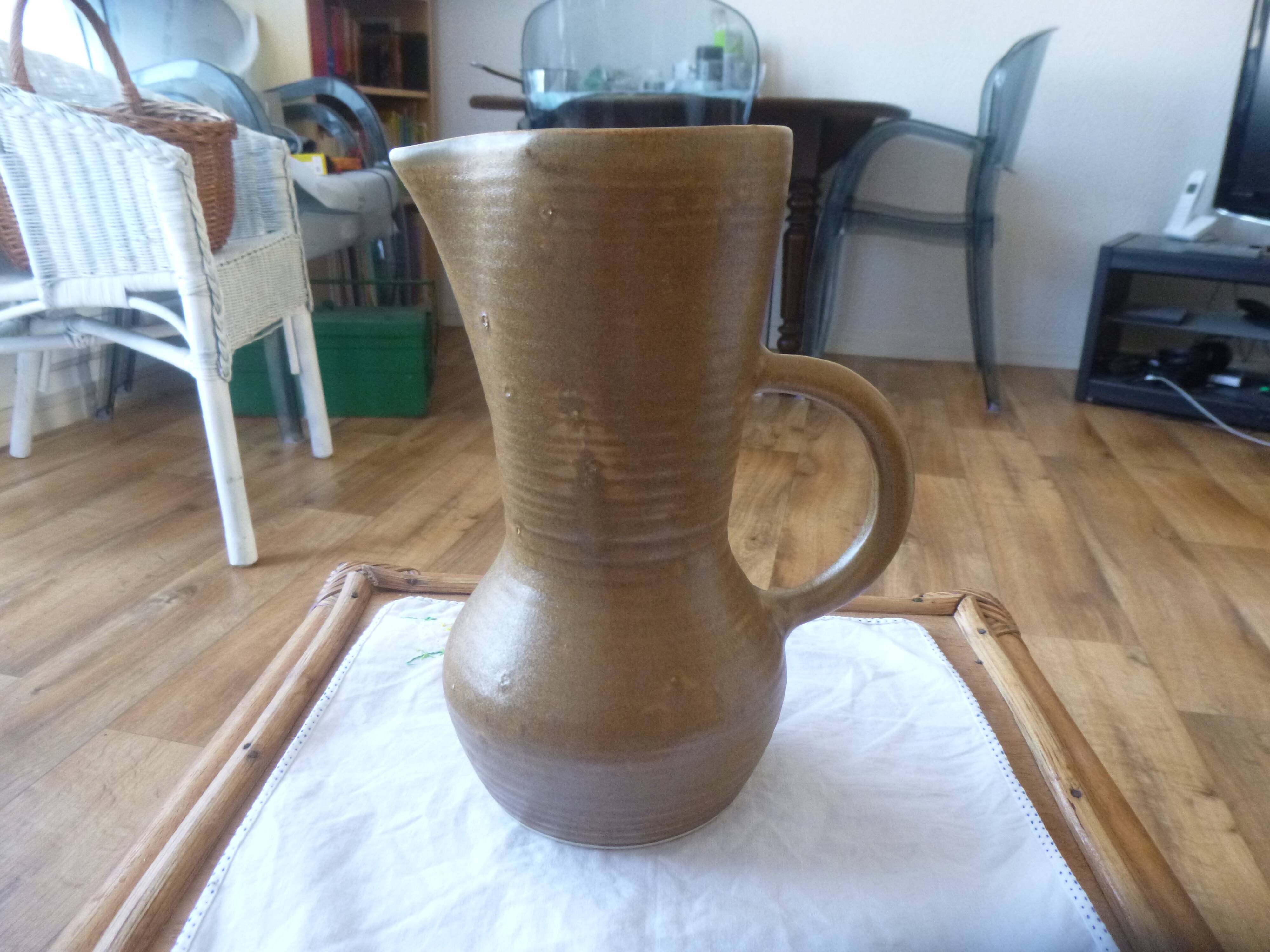 Pitcher carafe in sandstone Digoin