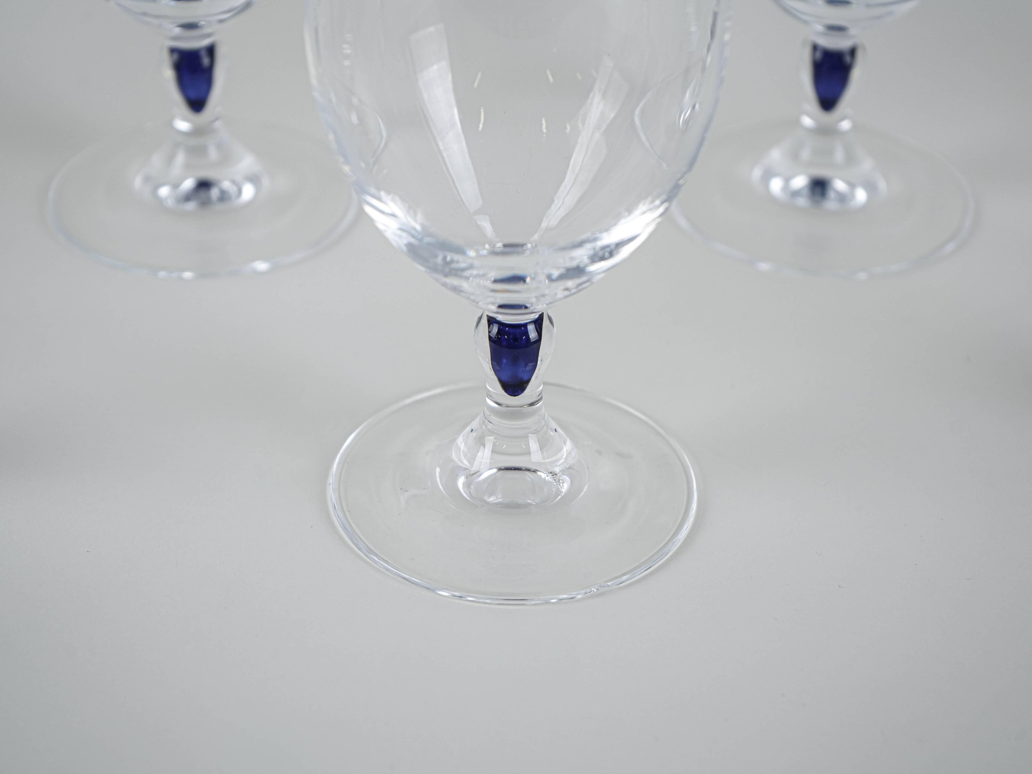 The set of Venise Saphir glasses, French design, 1970s, manufactured by Cri