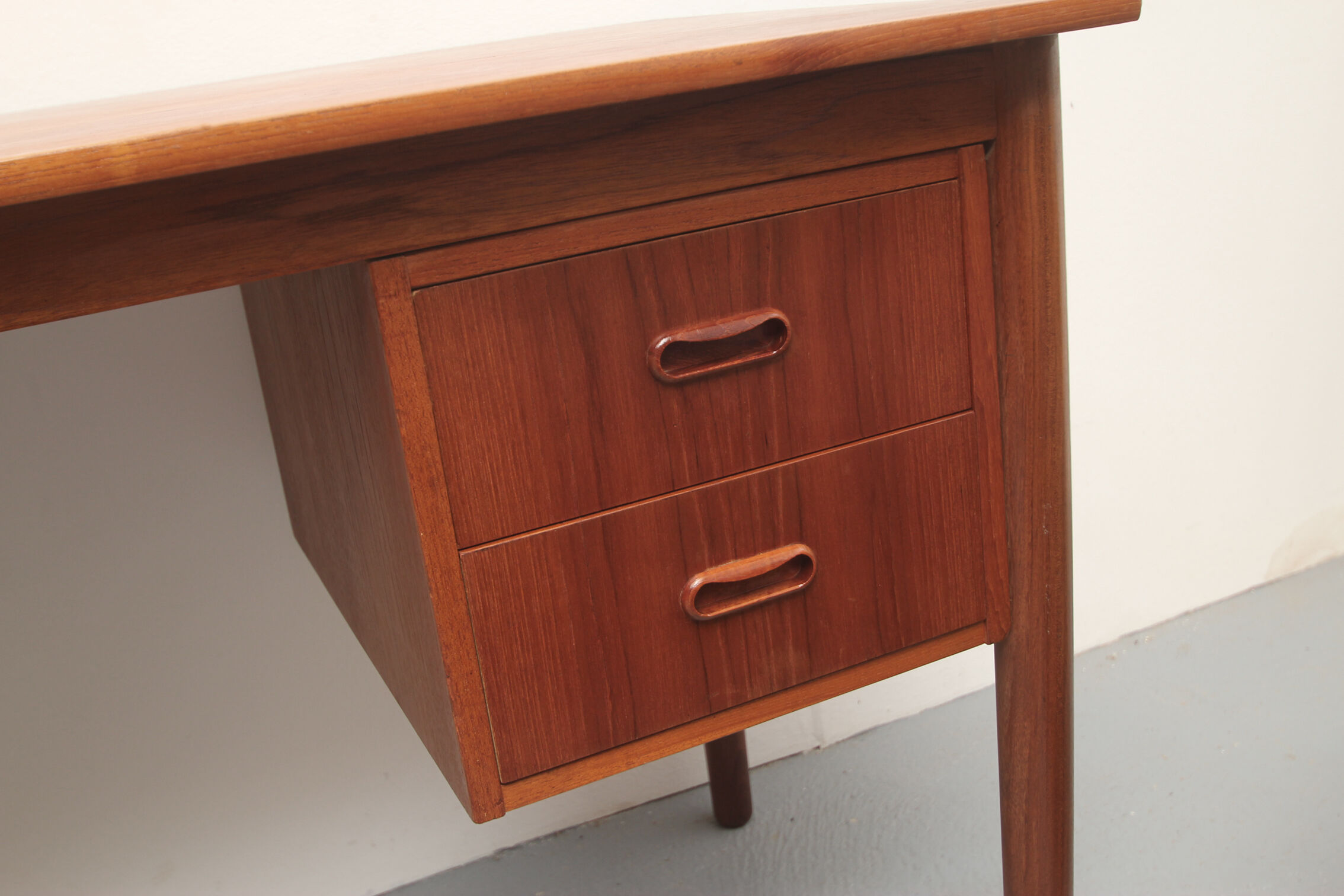 1960s desk in teak, Design P.B.J. Denmark