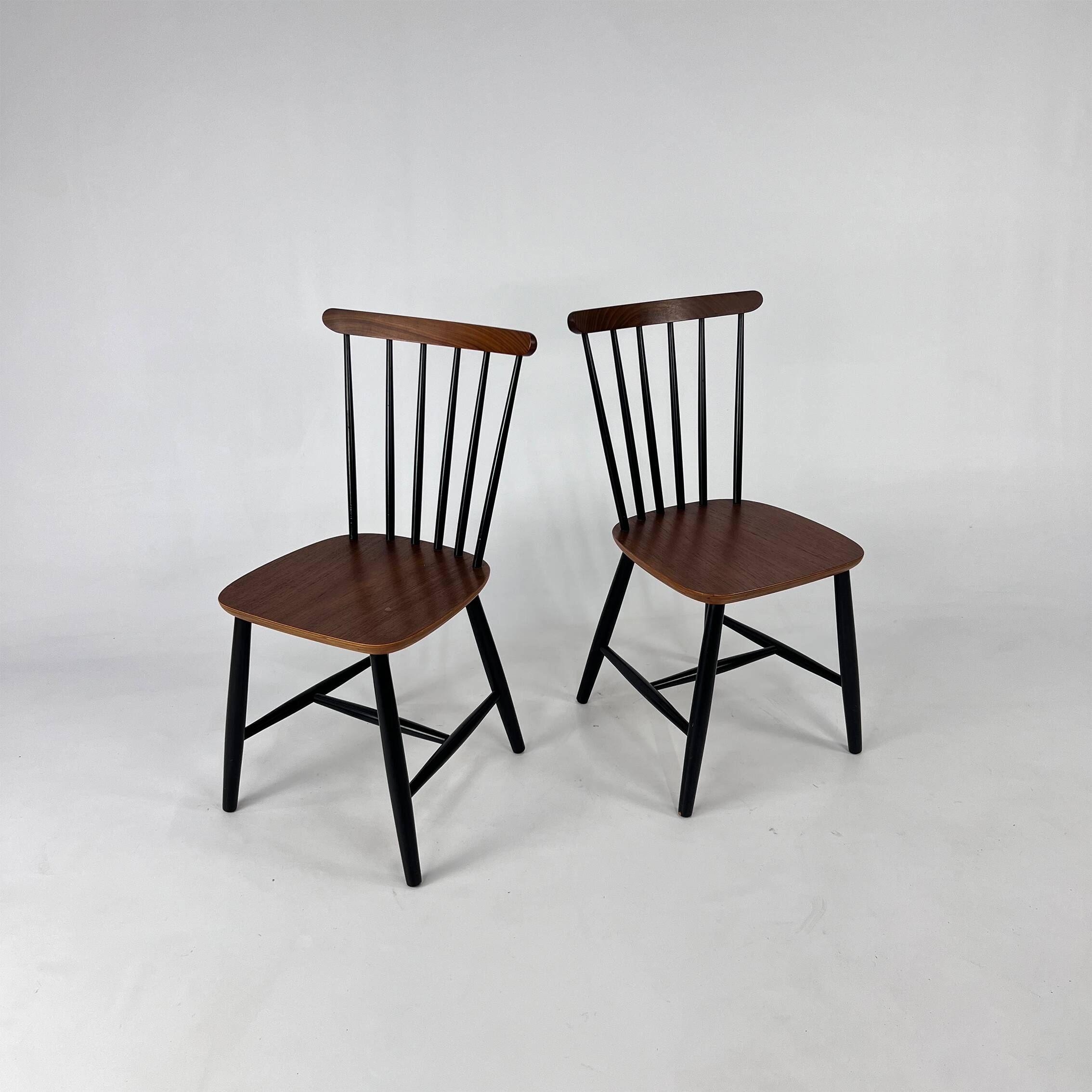 Set of 2 Mid Century Scandinavian Spindle Back Chairs, 1970s