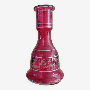 Vase en verre moulé