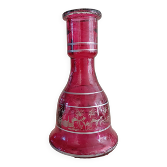 Vase en verre moulé