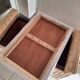 Pouf, coffre en rotin et bois