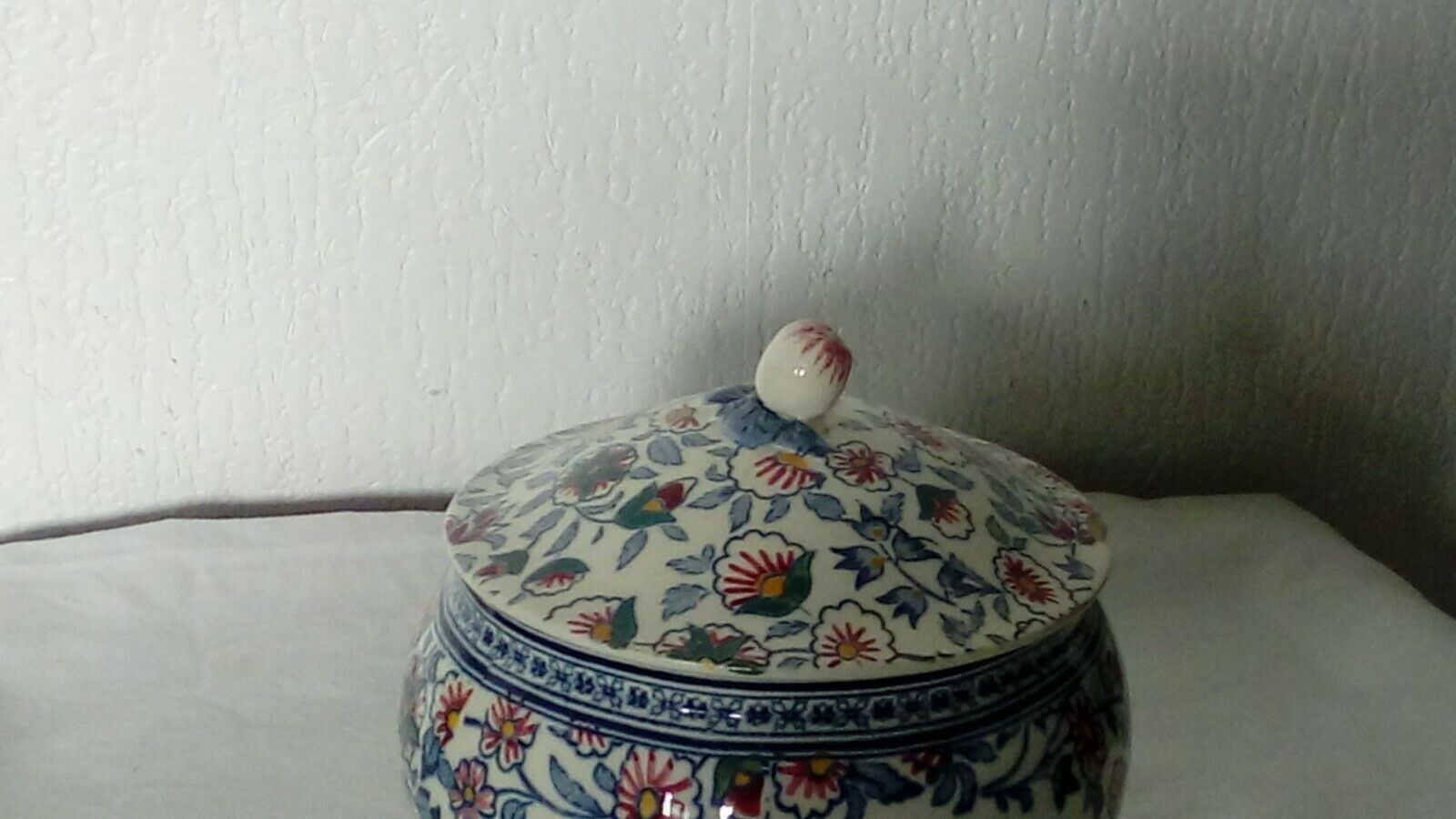 Bonbonniere en faience de gien decor cachemire