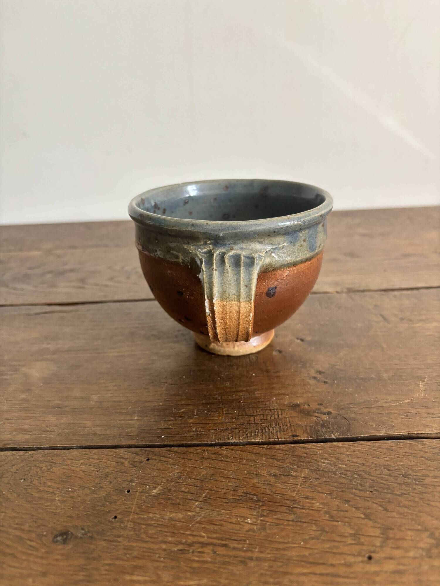 Grande tasse en grès Pierre Digan – bleu gris et terre cuite