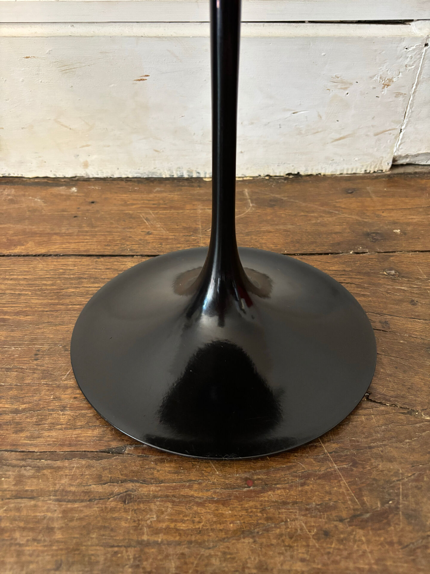 Tulip Table by Eero Saarinen