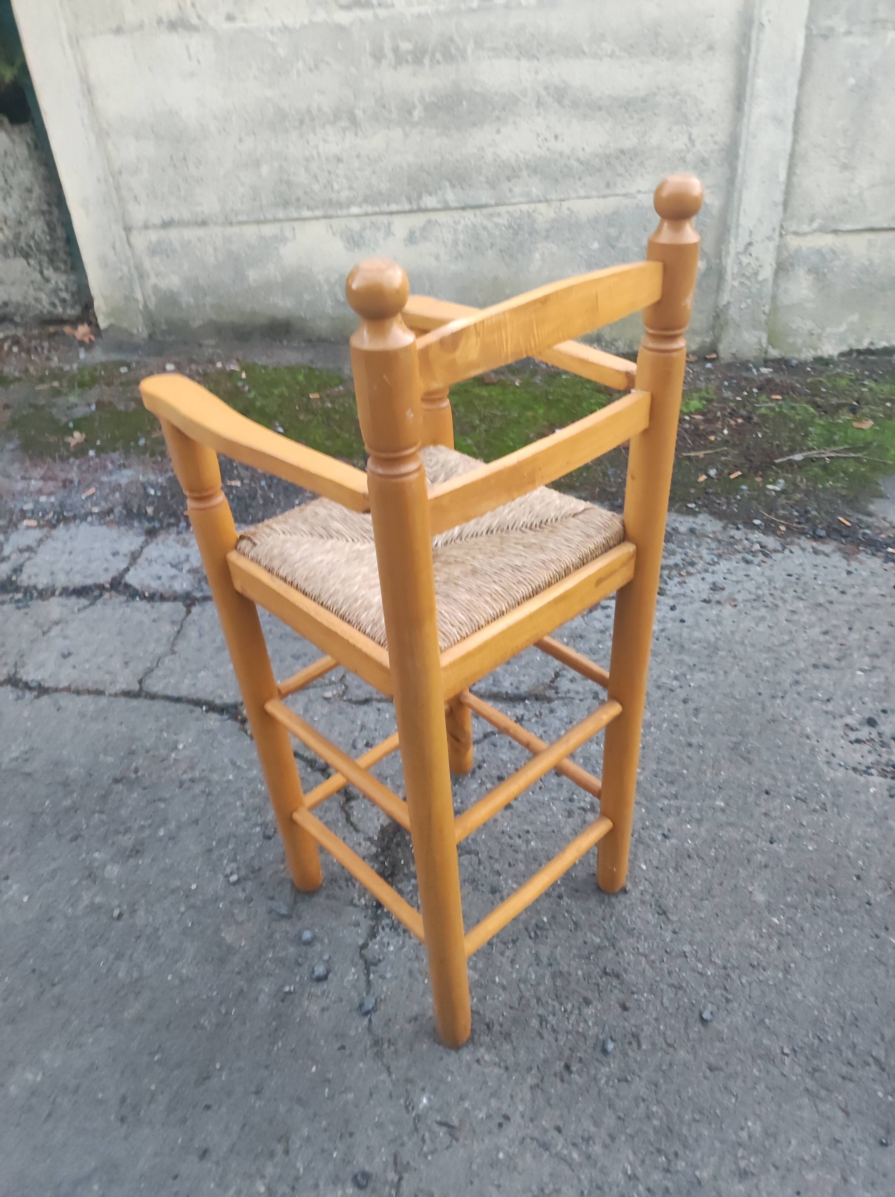Chaise haute enfant paillée et bois vintage