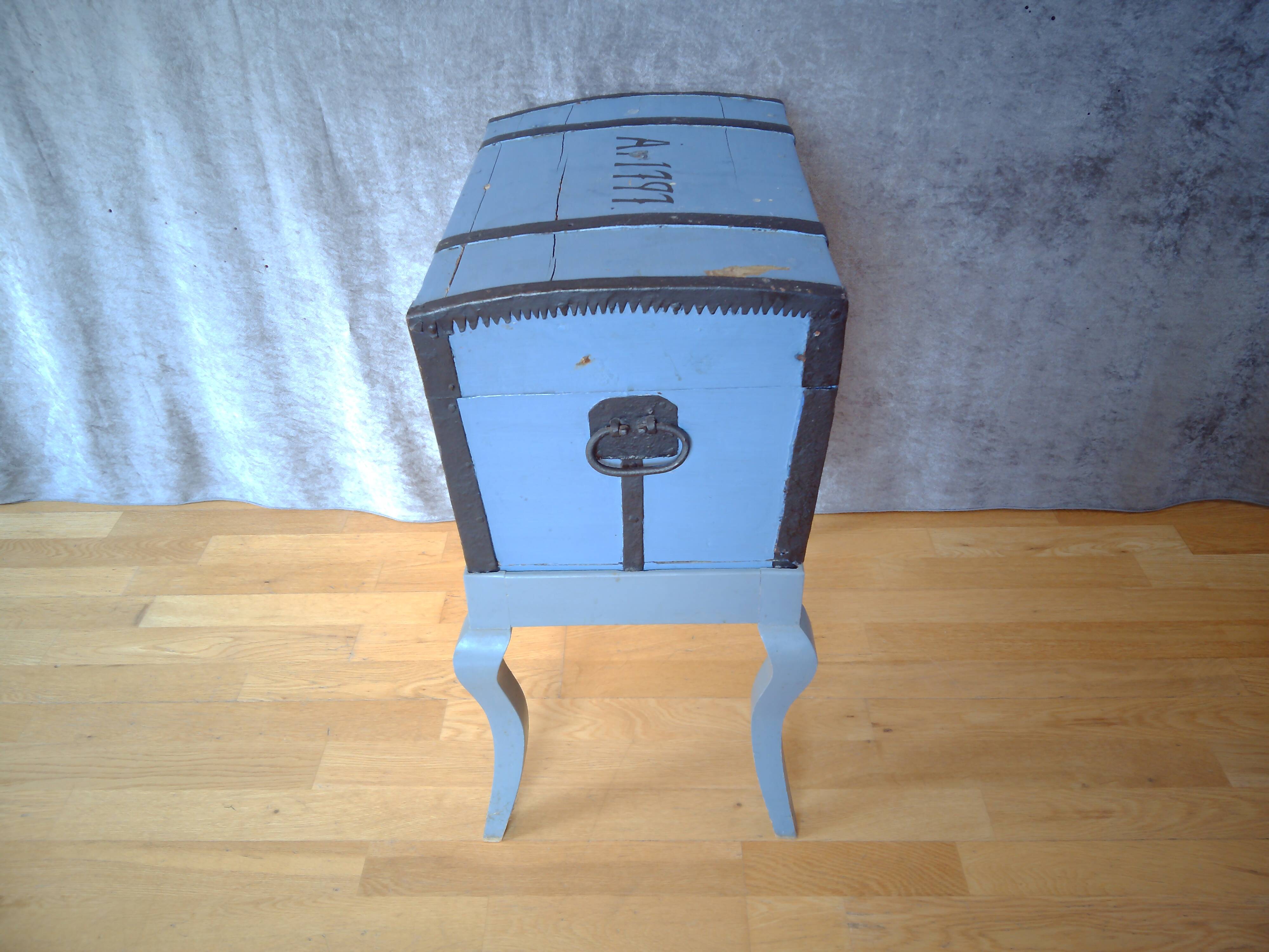 Old swedish folkart chest.