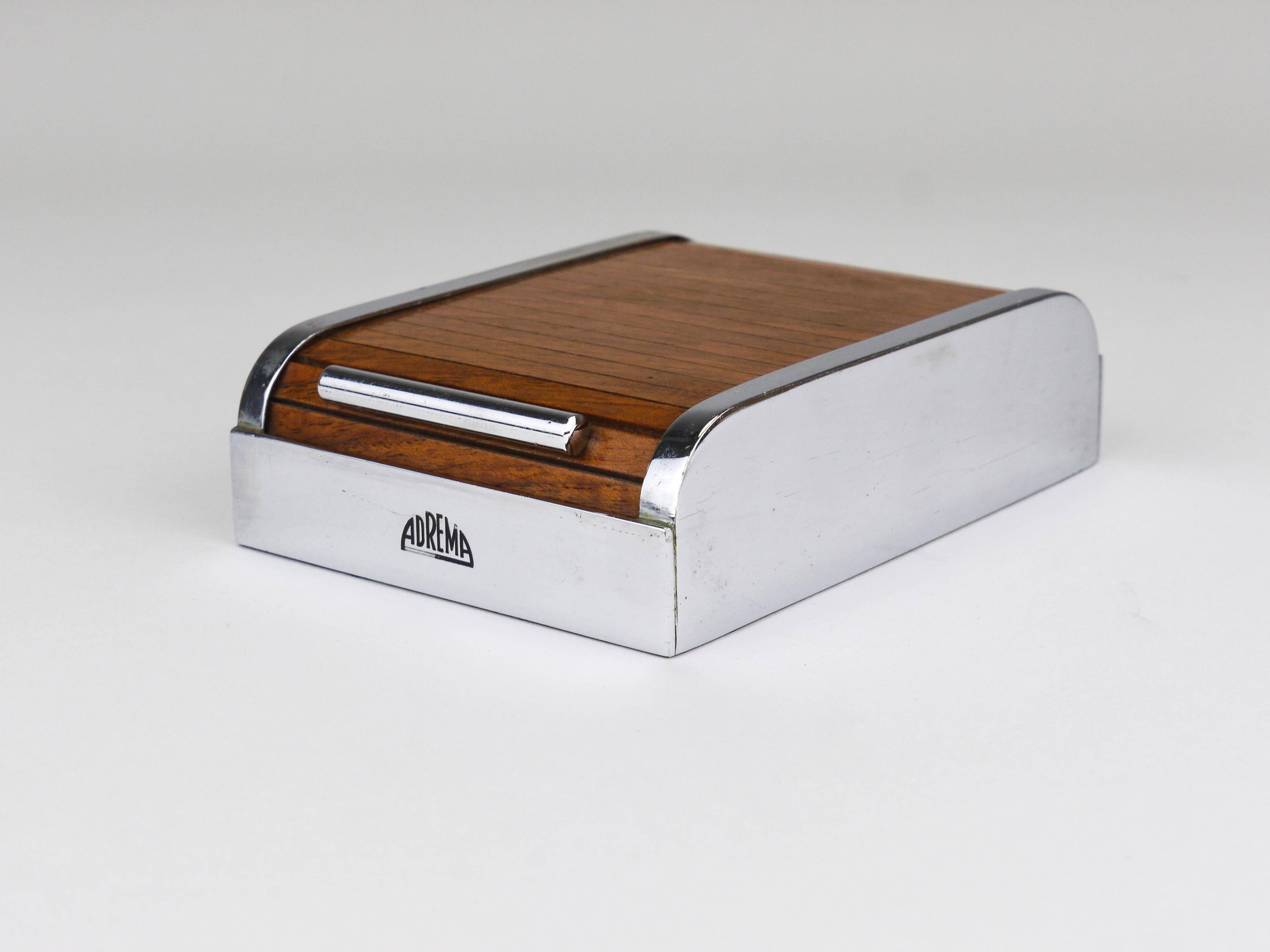 Carl Aubock rolling shutter storage box from the 1930s, cigarette dispenser, walnut, Vienna