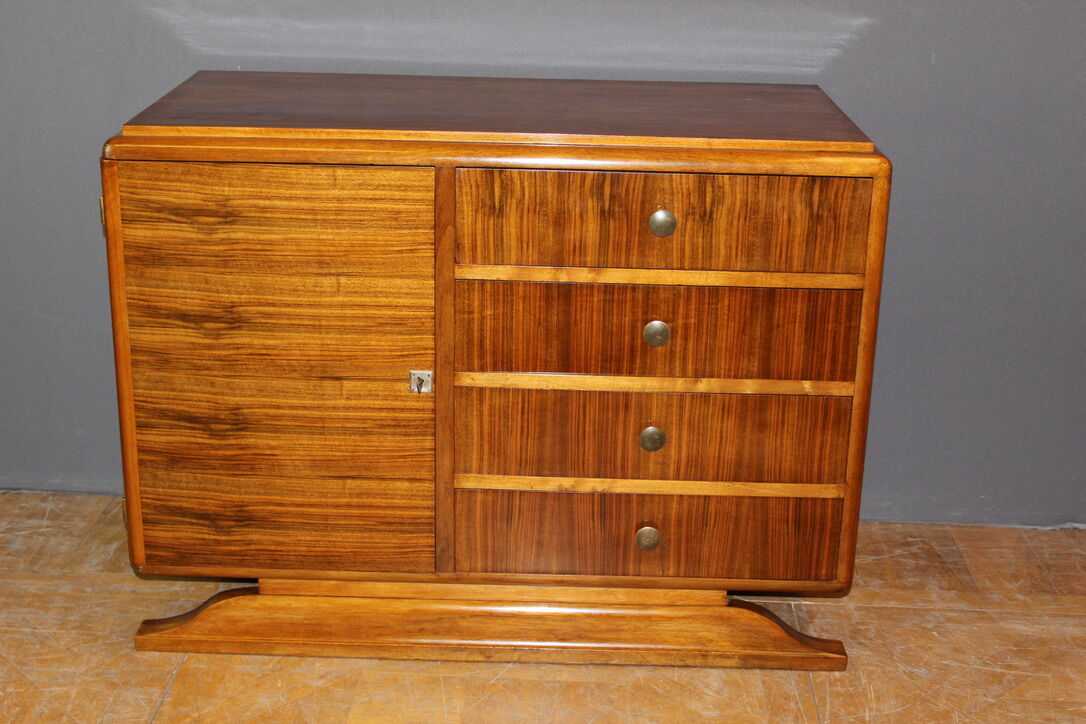 Art Deco period chest of drawers in walnut around 1930