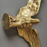 Eagle figurine sculpture with outstretched wings, in solid brass. Size 8 x 15 cm