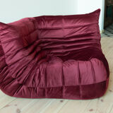 Chauffeuse d'angle Togo en velours bordeaux modèle dessiné par Michel Ducaroy 1973