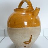 Poterie ancienne, cruche à eau