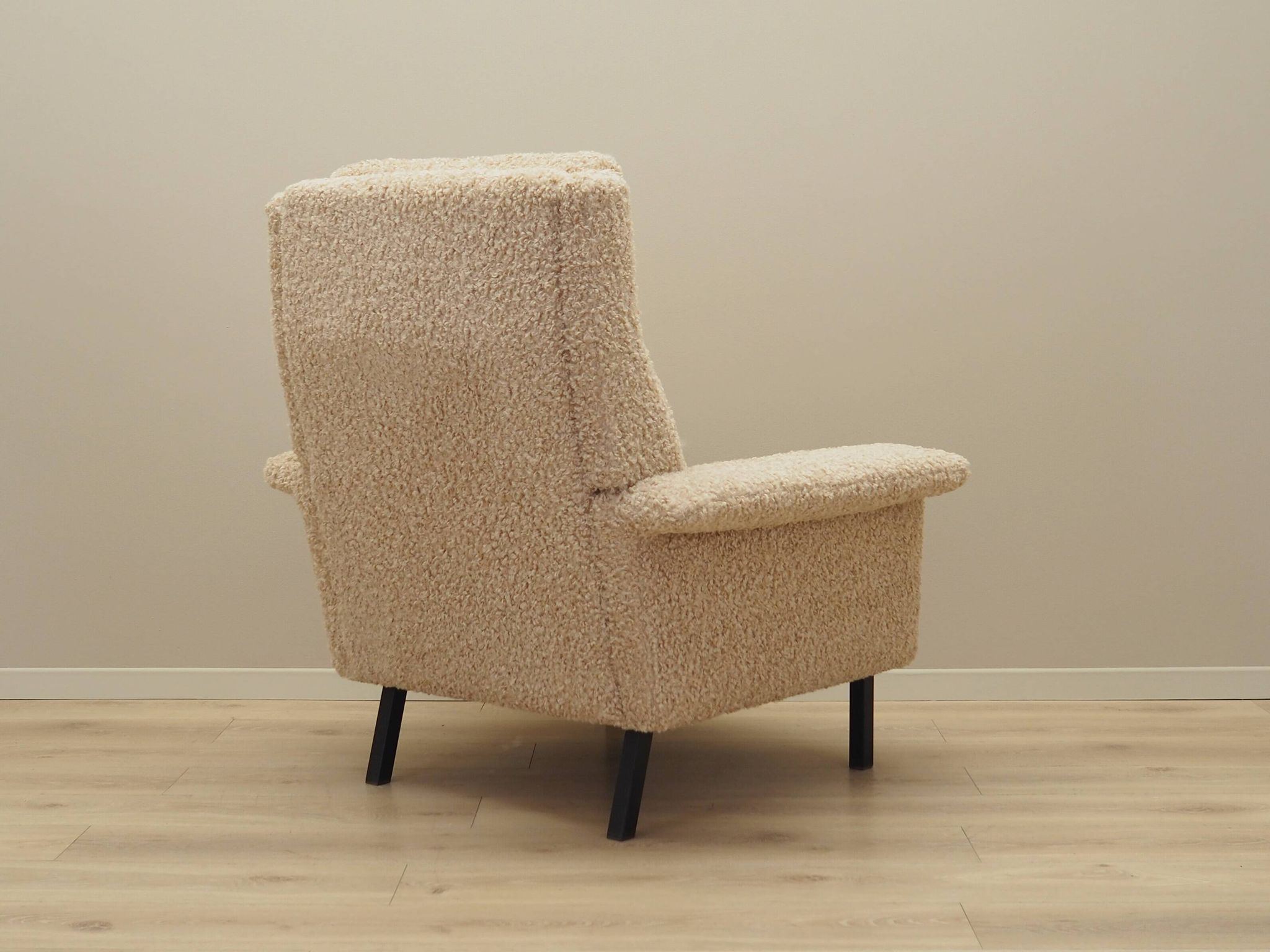 Fauteuil beige, design danois, années 1960, designer : Arne Vodder, éditeur : Fritz Hansen