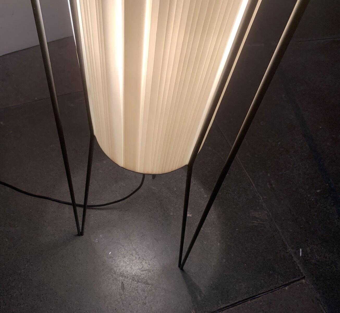 Mid-century German minimalist floor lamp by Hesse Leuchten, 1960s.