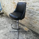 Swivel bar stool
