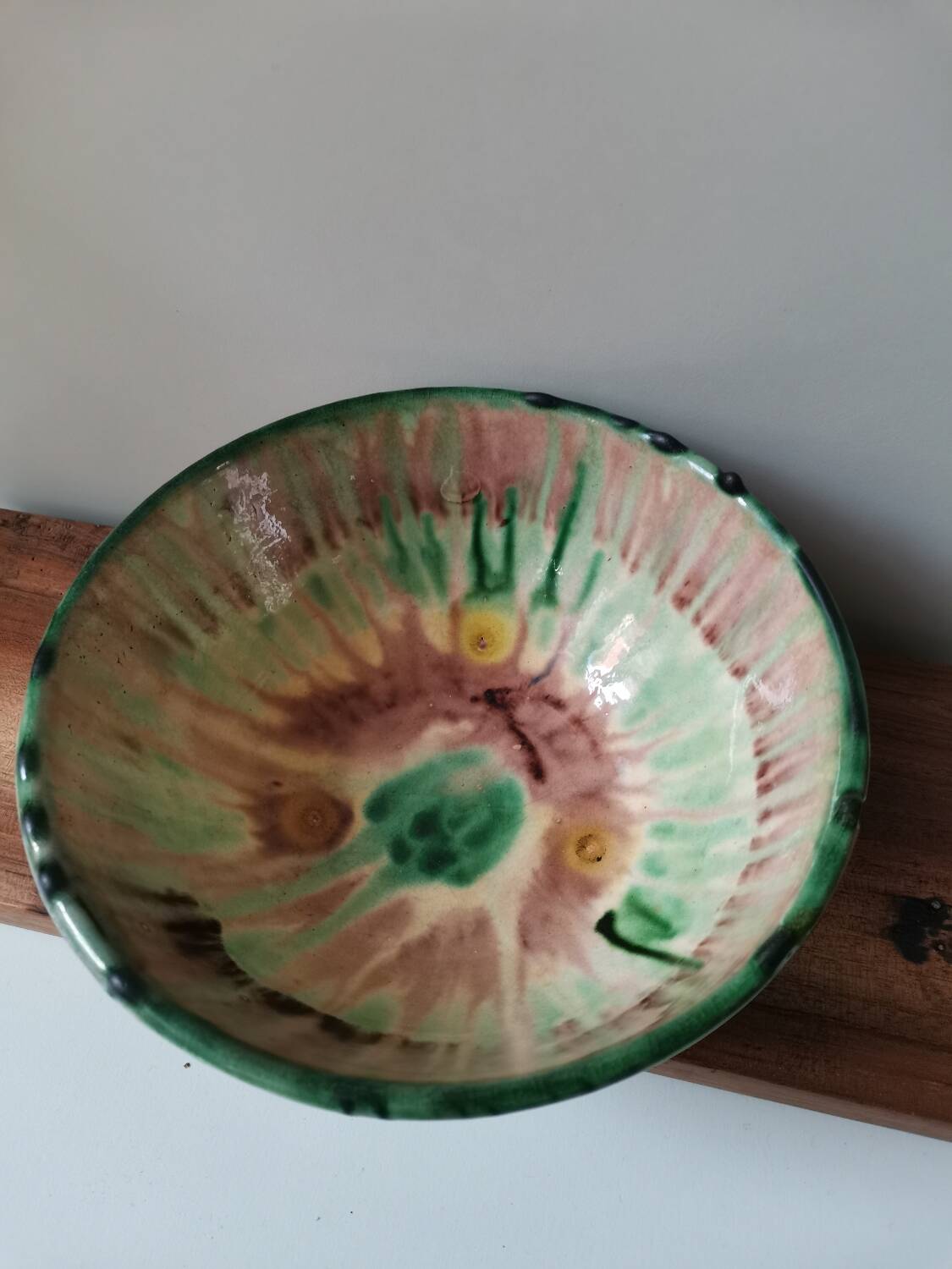 Large vintage enamelled bowl or salad bowl, rustic style