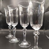 4 flûtes en cristal taillé