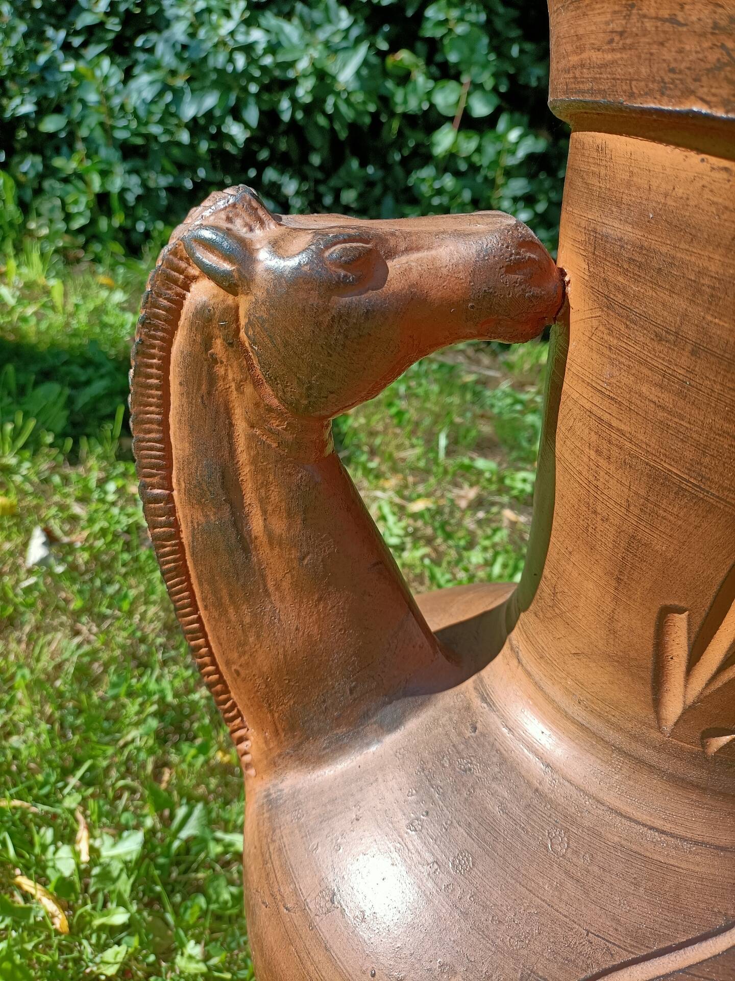 Large vase/jar Horses