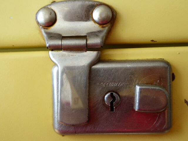 COLUMBIA - suitcase vintage 50/60s yellow metal Binder