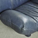 Leolux / vintage "tango" armchair in blue leather / jan armgardt / 1980s netherlands