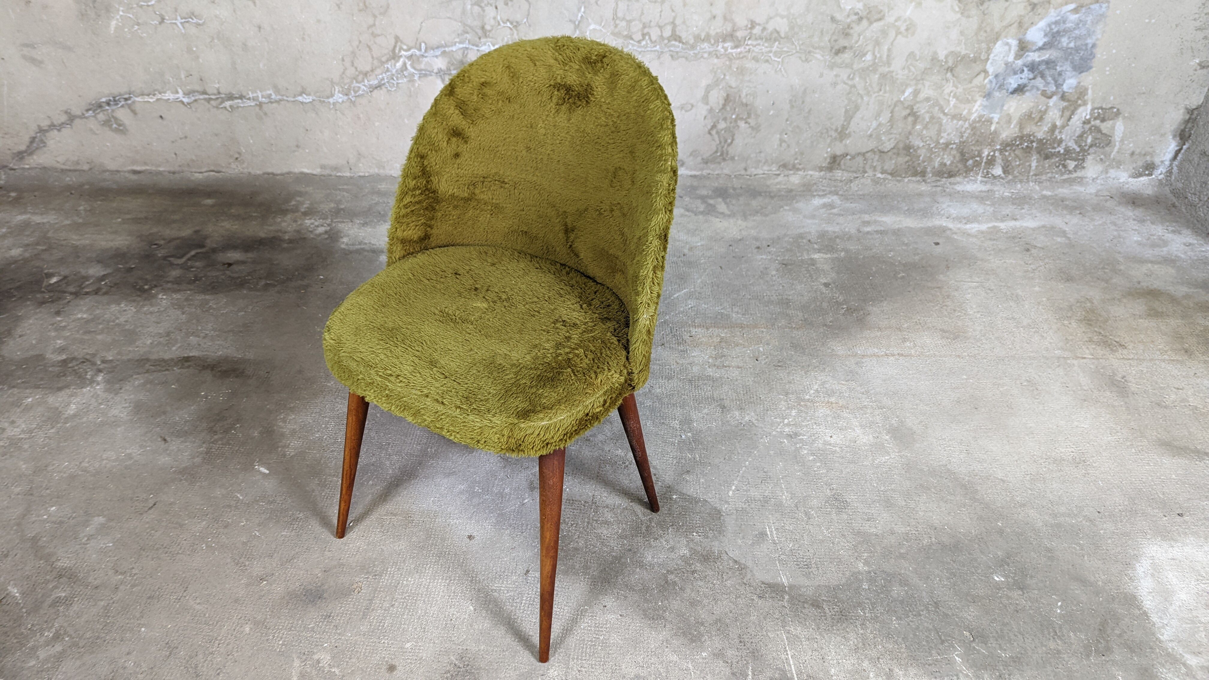 Vintage moumoute chair set