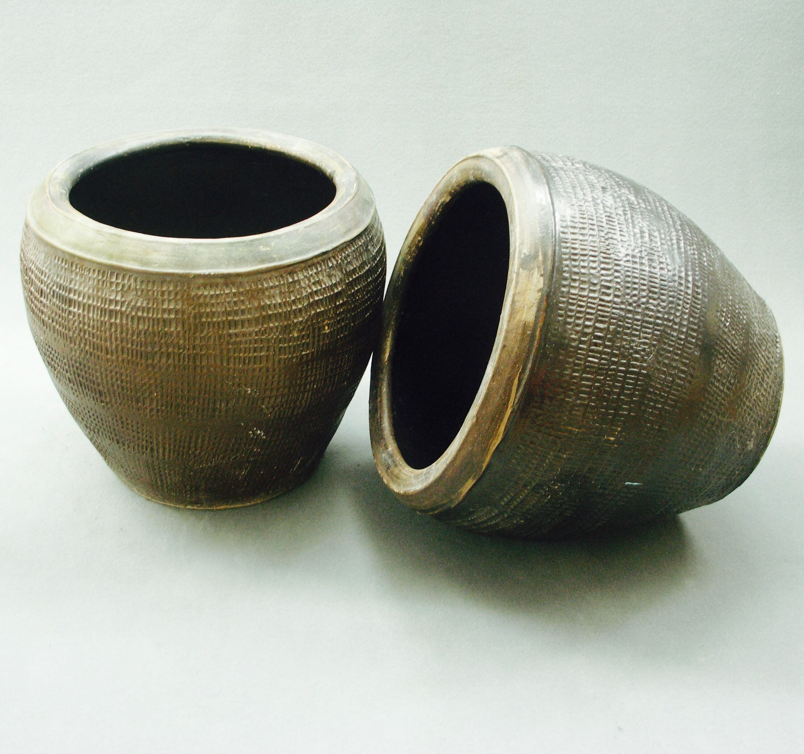Lot of two big pots/cache Asian pots Vietnam