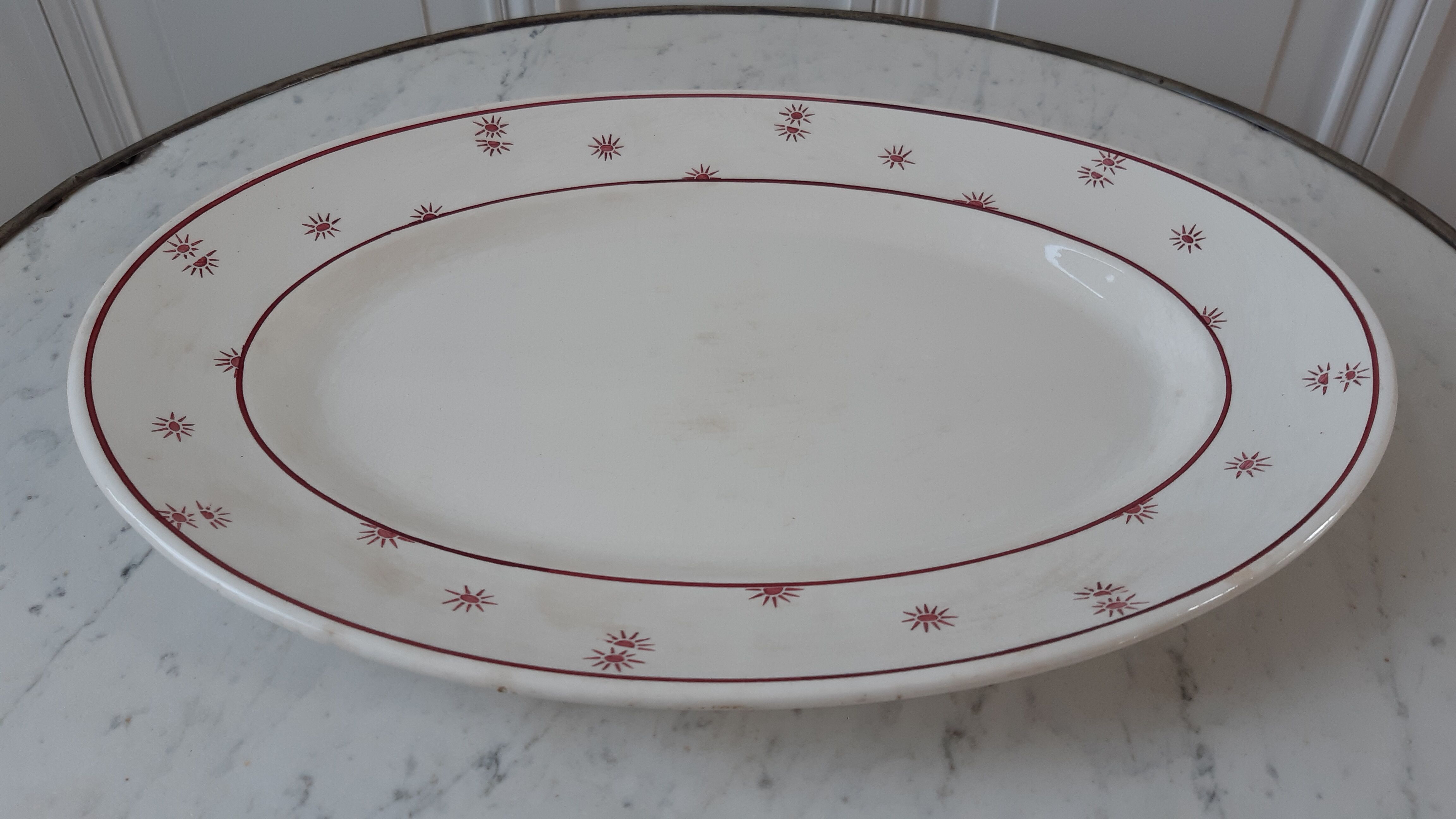 Oval flat Digoin Sarreguemines model "Andrée" 40s