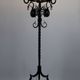 Important lampadaire en fer forgé à décor de dragons, Italie, vers 1900