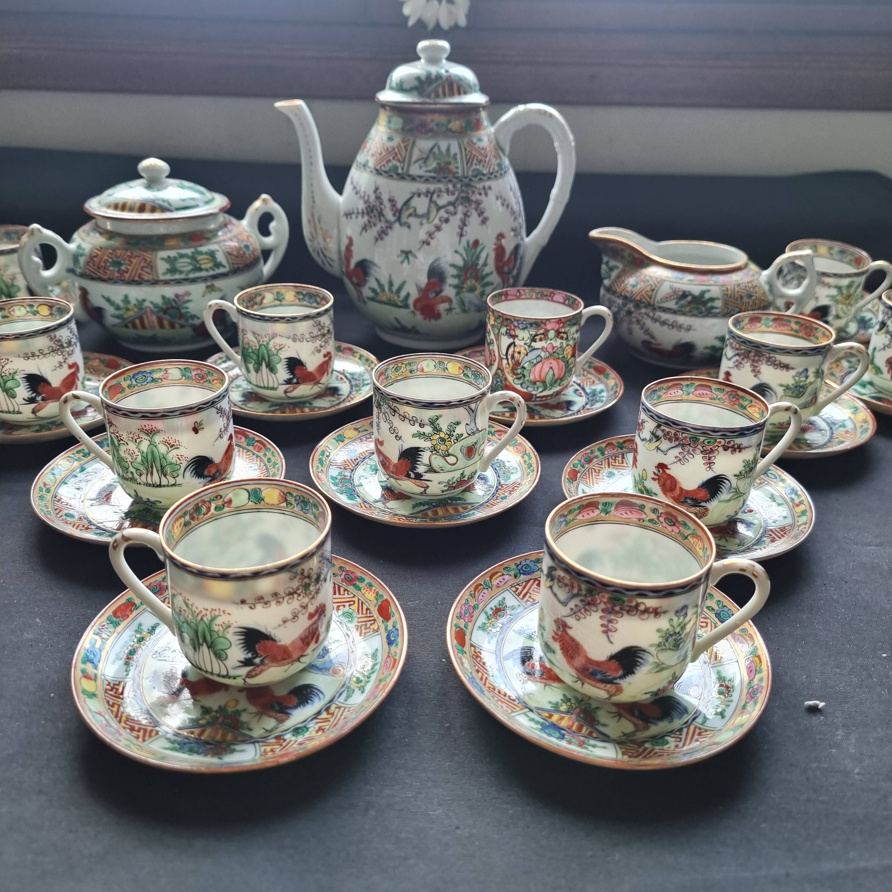 Exclusive vintage treasure: 26-piece Macau porcelain coffee service