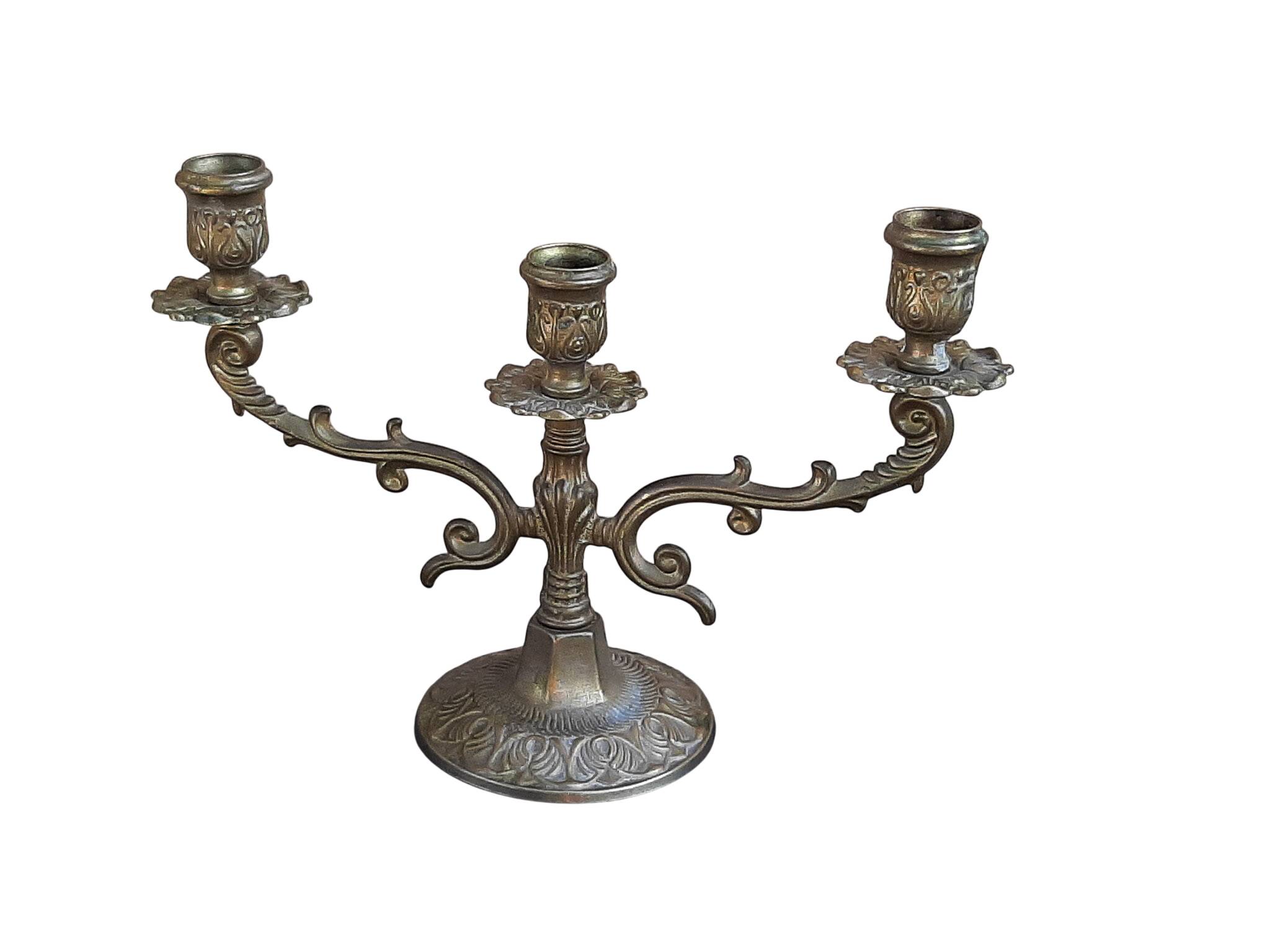 Three-light chandelier in brass metal
