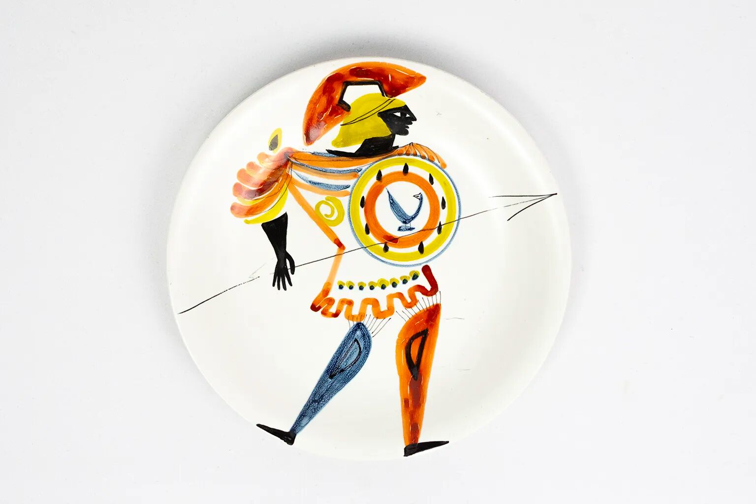 Assiette au guerrier antique — Roger Capron, Vallauris, vers 1955–1960