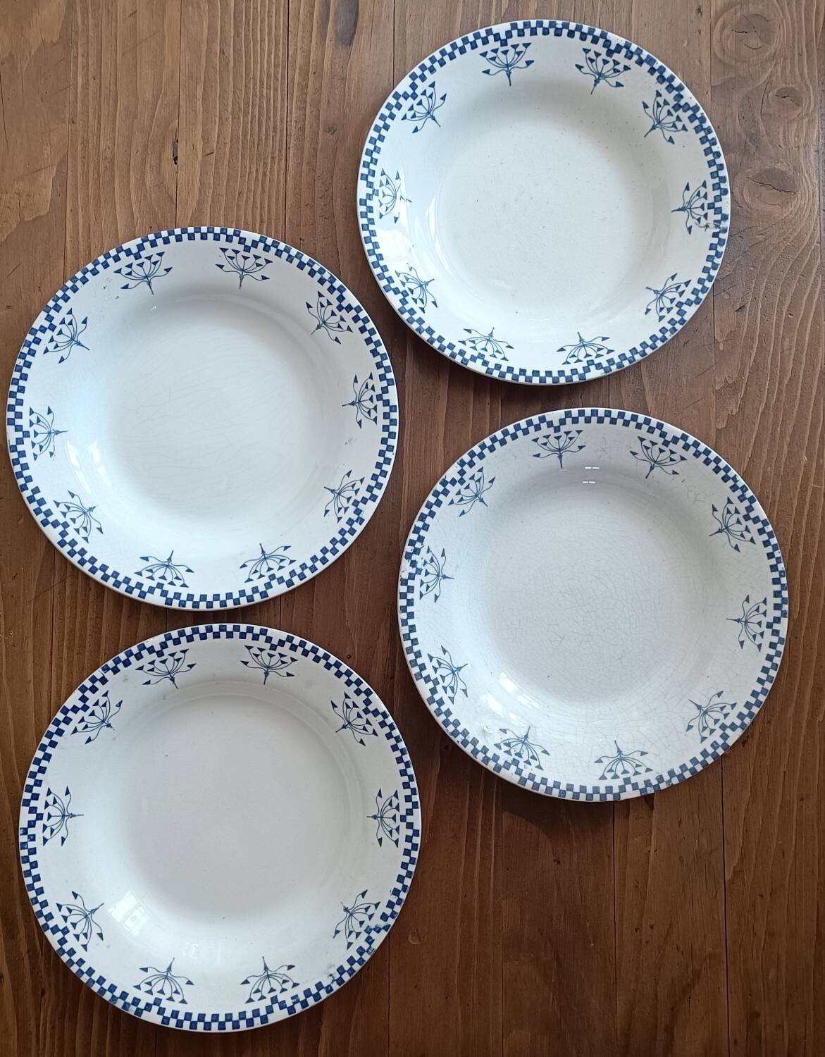 Set of Creil-Montereau Damier plates