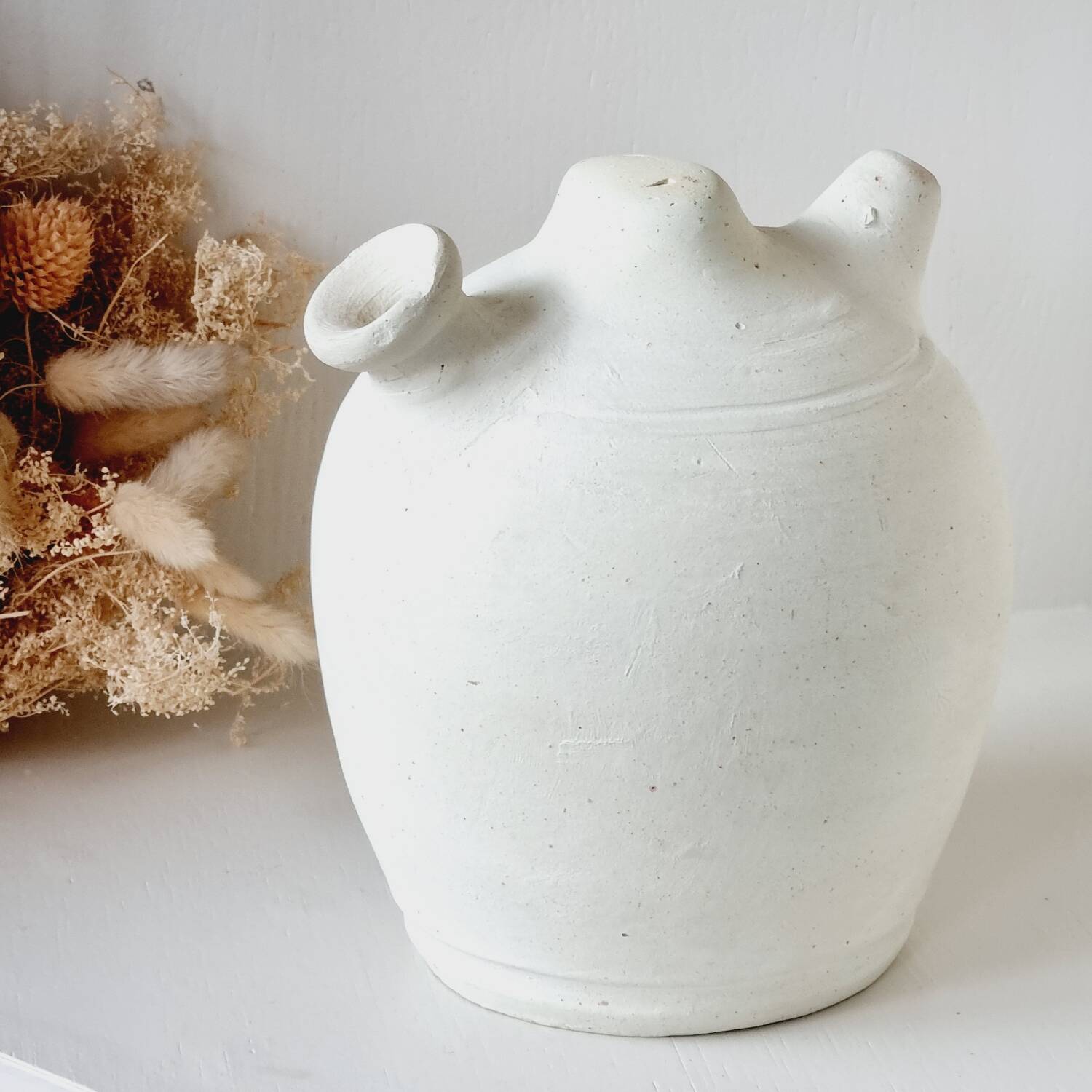 White terracotta gargoulette