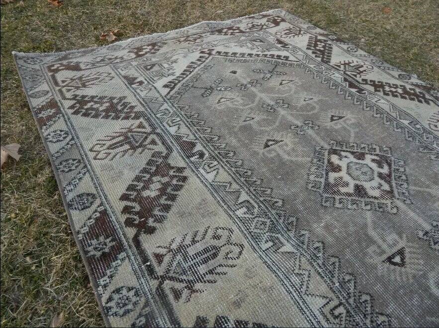 Vintage handmade Turkish rug 120x200 cm